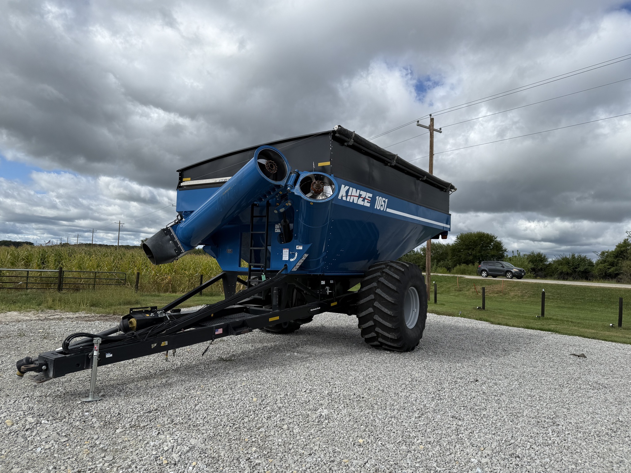 2022 Kinze 1051 Grain Cart