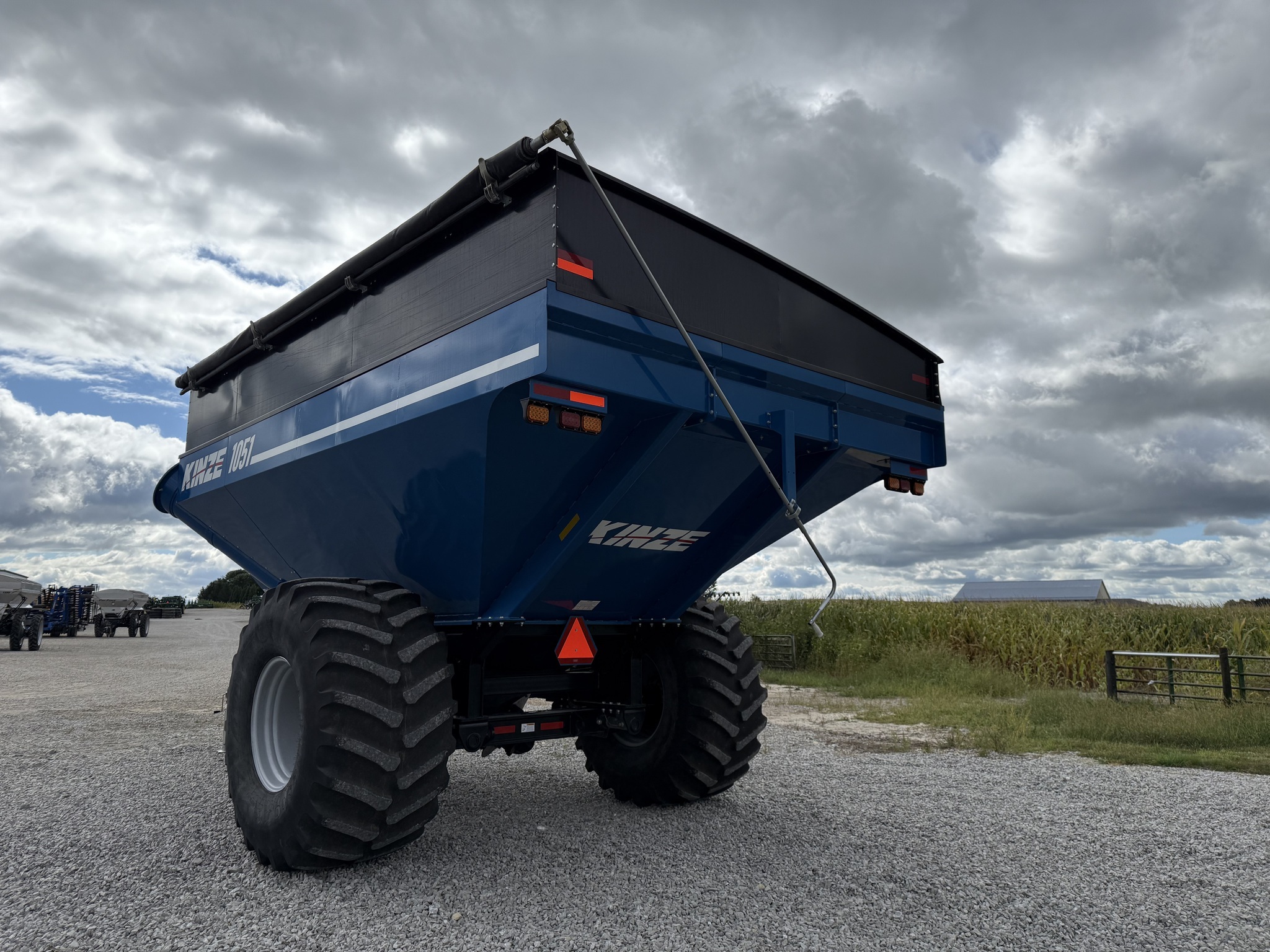 2022 Kinze 1051 Grain Cart