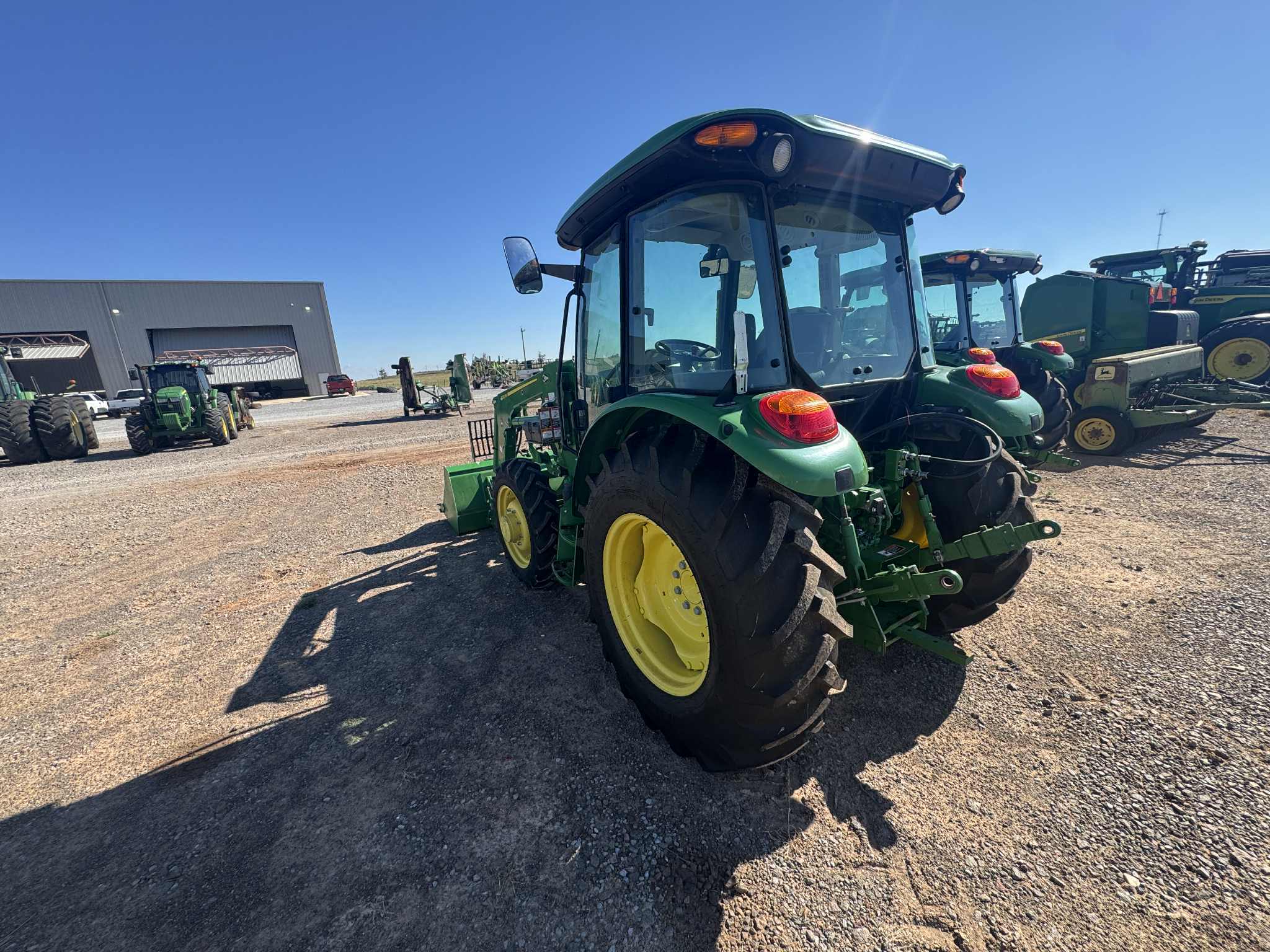 2019 John Deere 5075E Tractor