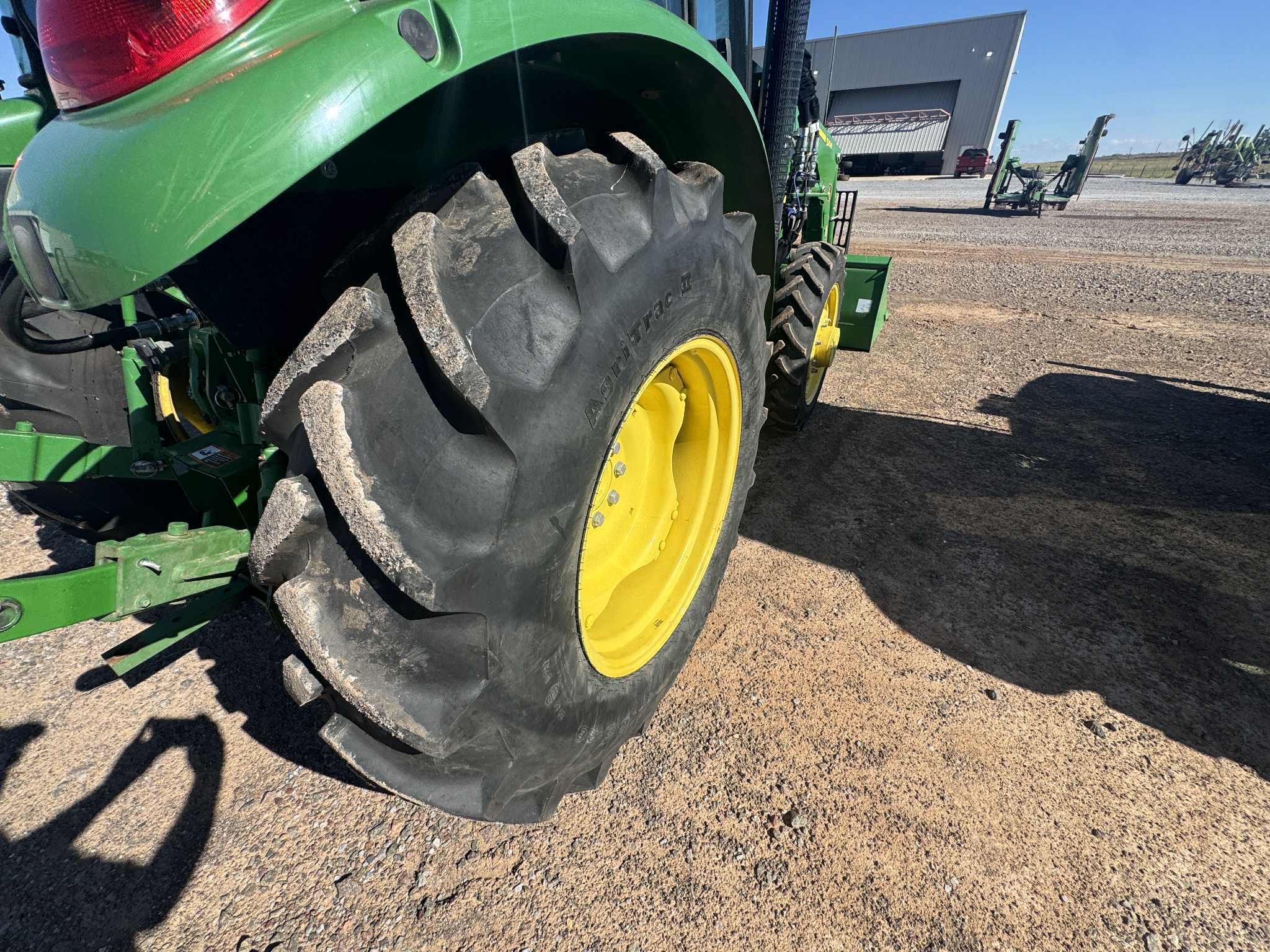 2019 John Deere 5075E Tractor