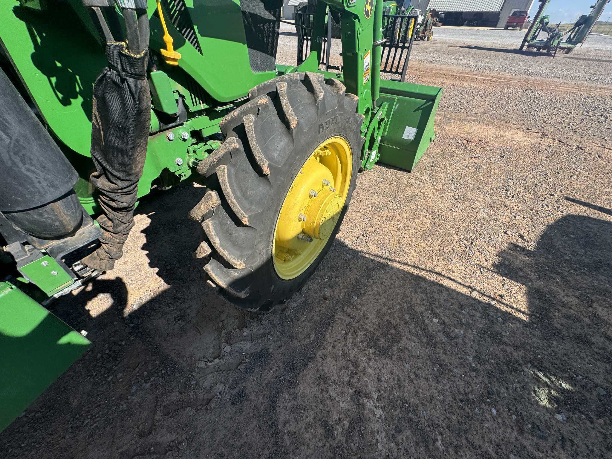 2019 John Deere 5075E Tractor