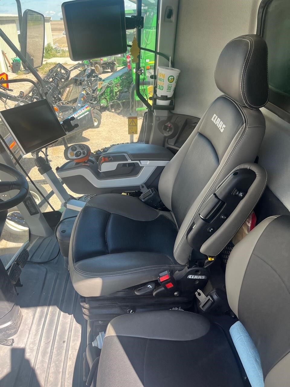 2023 Claas LEXION 7500TT Combine