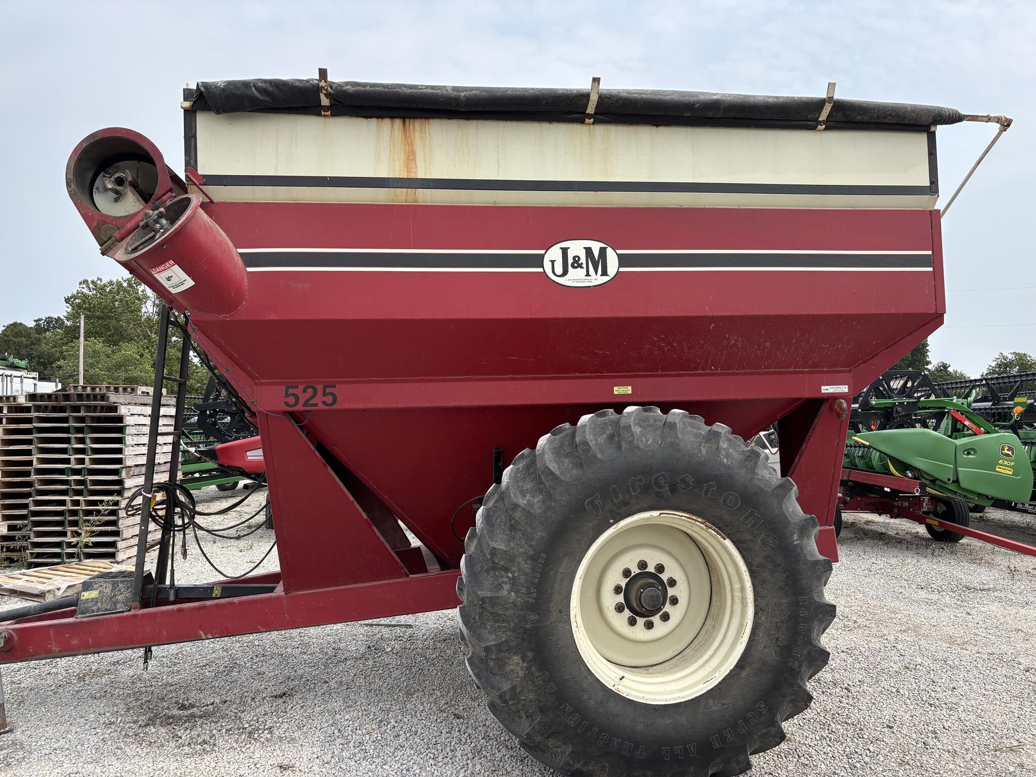  J&M 525-14 Grain Cart