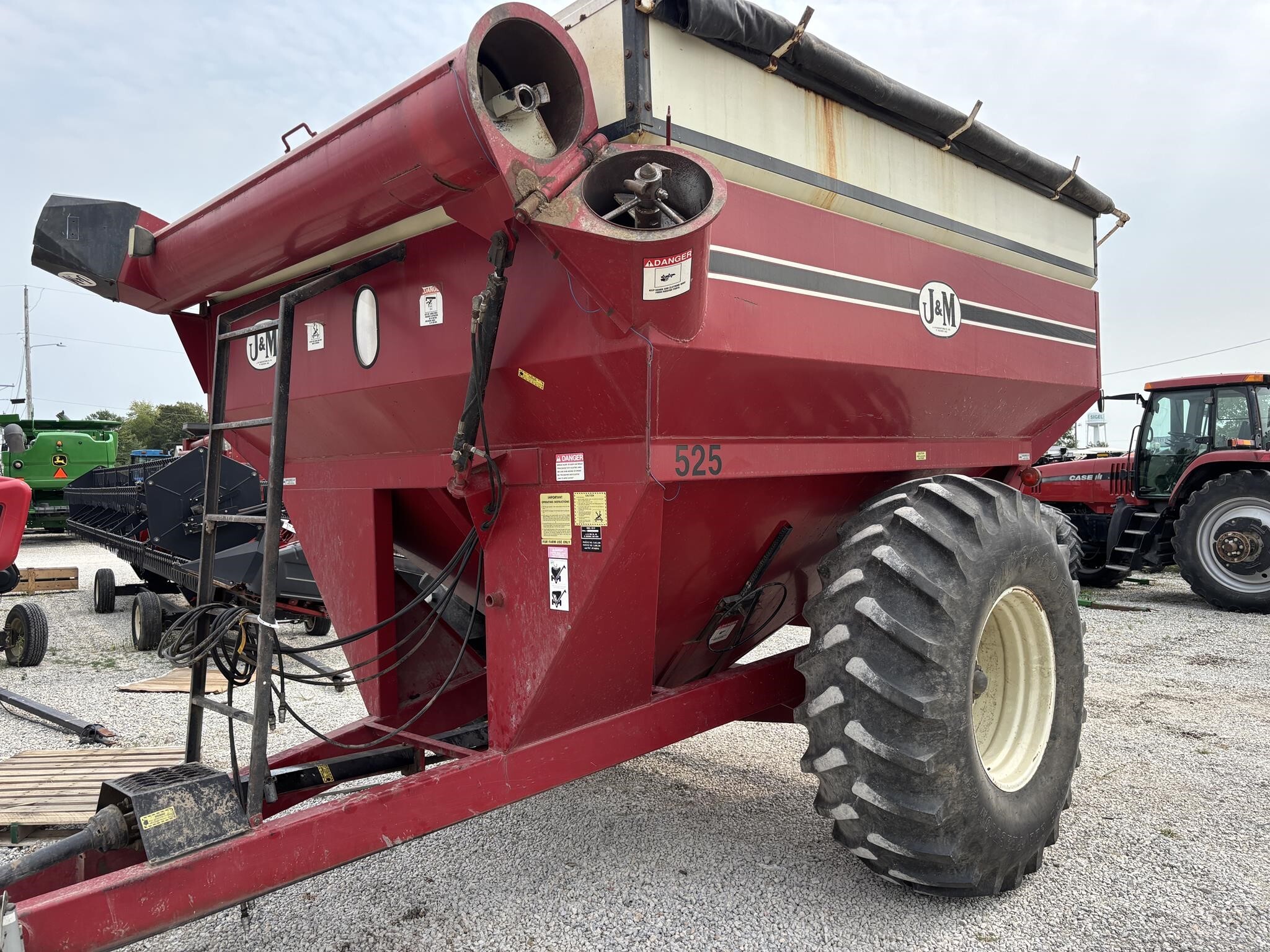 J&M 525-14 Grain Cart