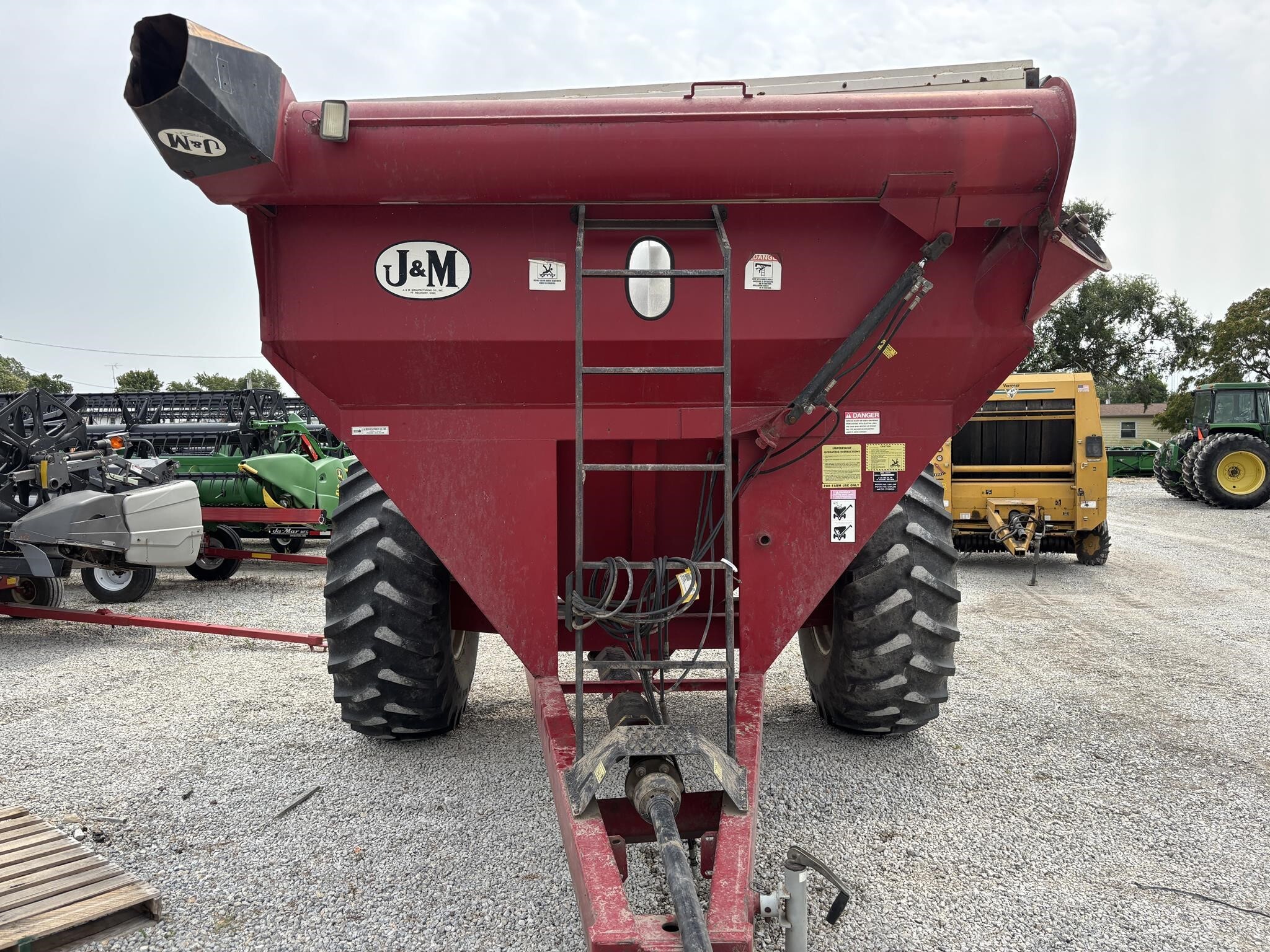  J&M 525-14 Grain Cart