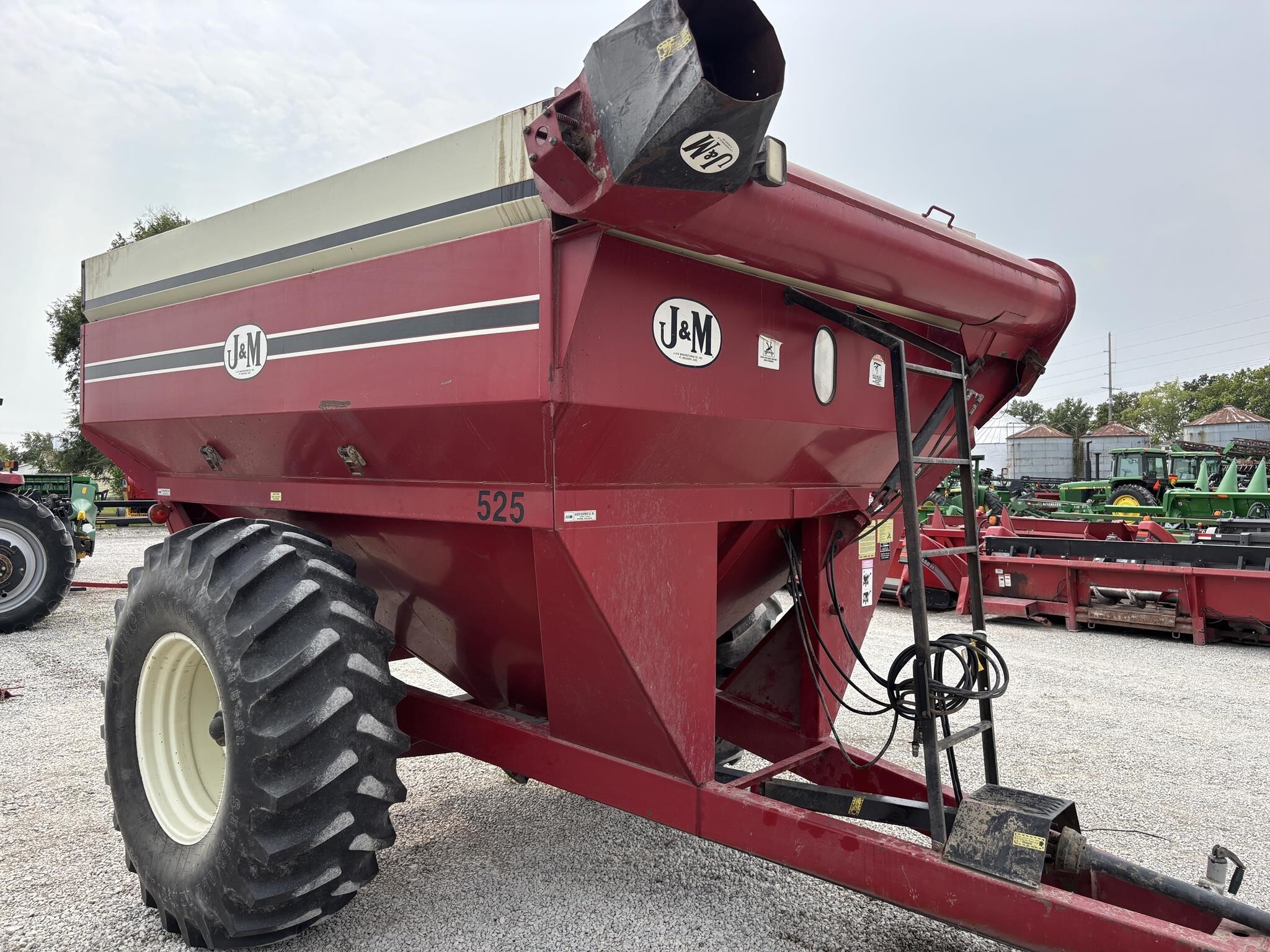  J&M 525-14 Grain Cart