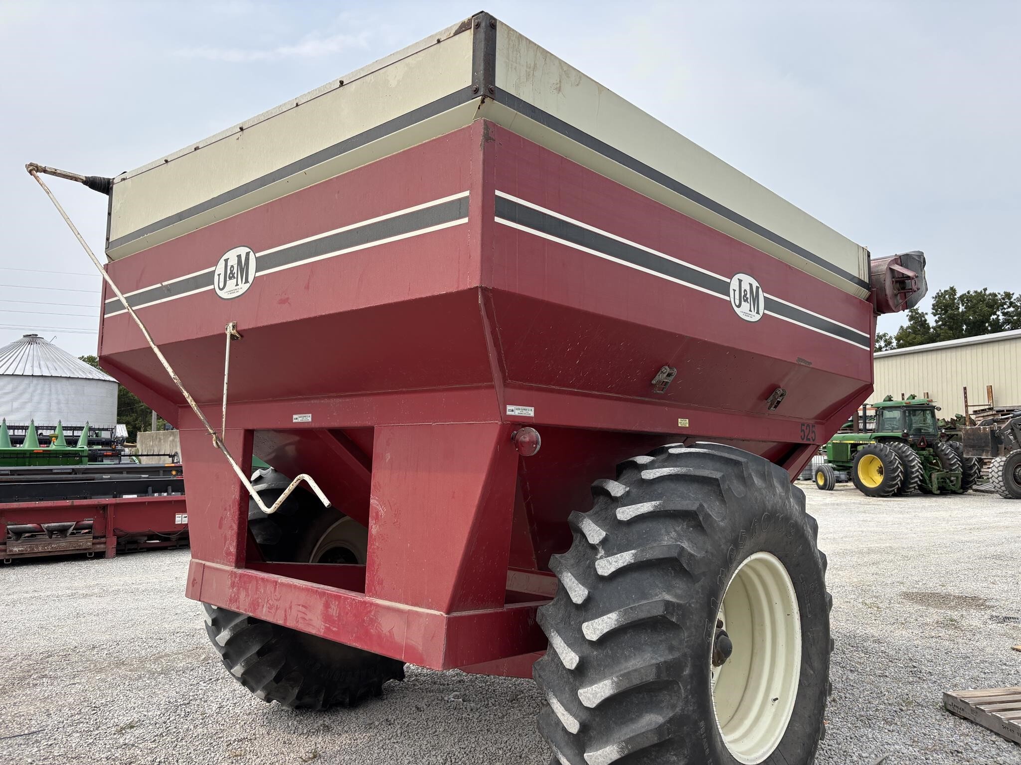  J&M 525-14 Grain Cart