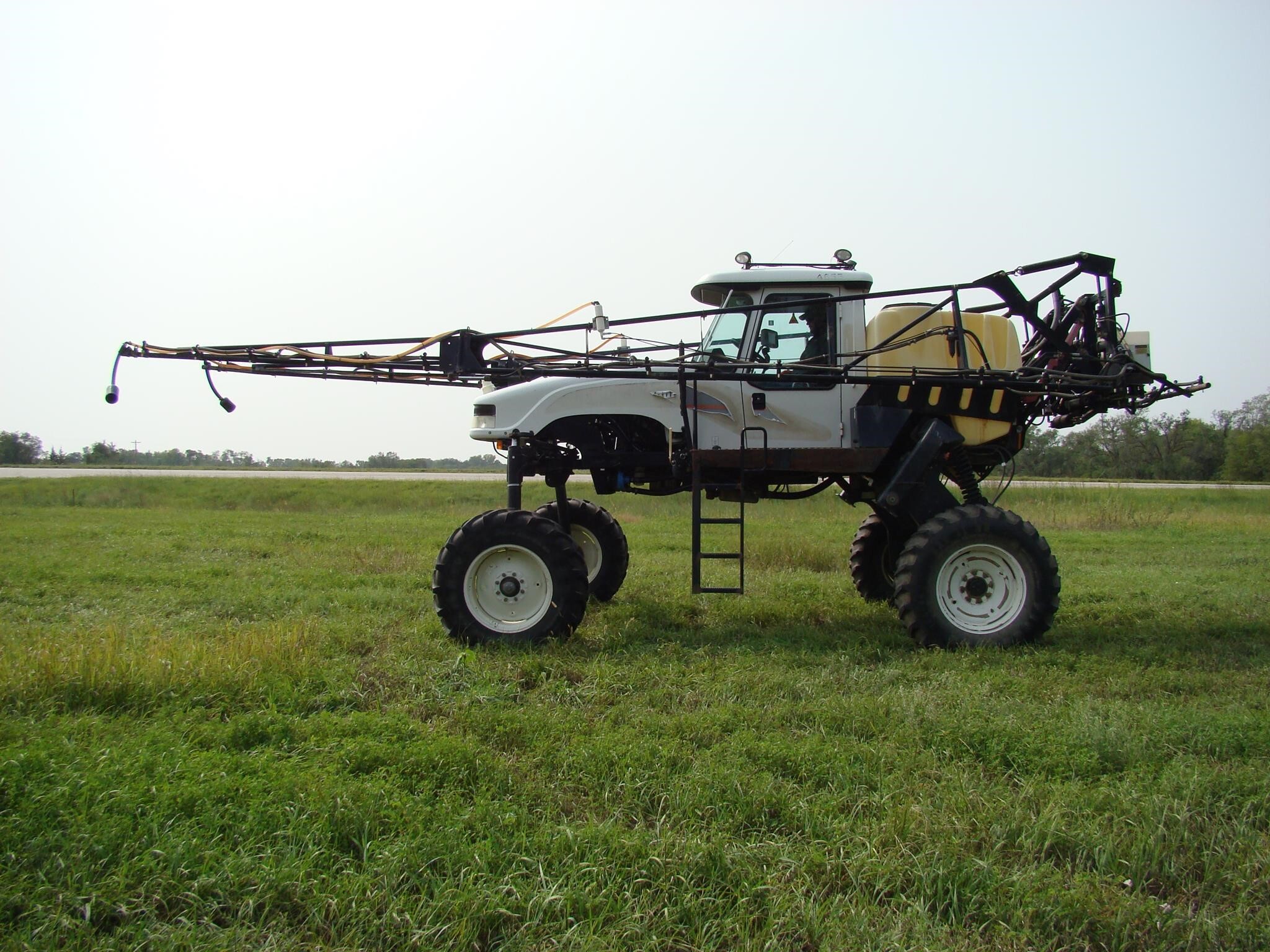 2008 Ag-Chem SpraCoupe 4655 Self-Propelled Sprayer