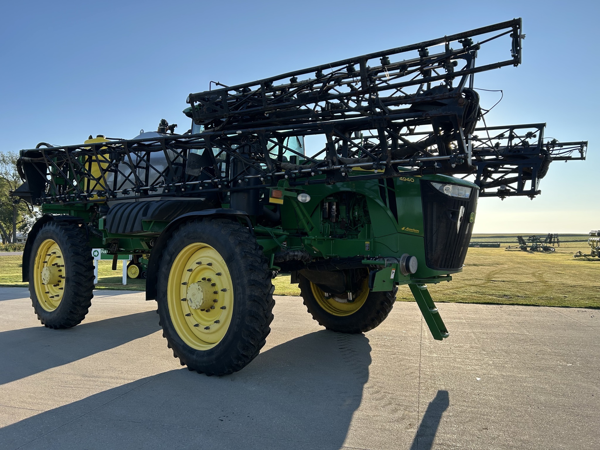 2014 John Deere 4940 Self-Propelled Sprayer