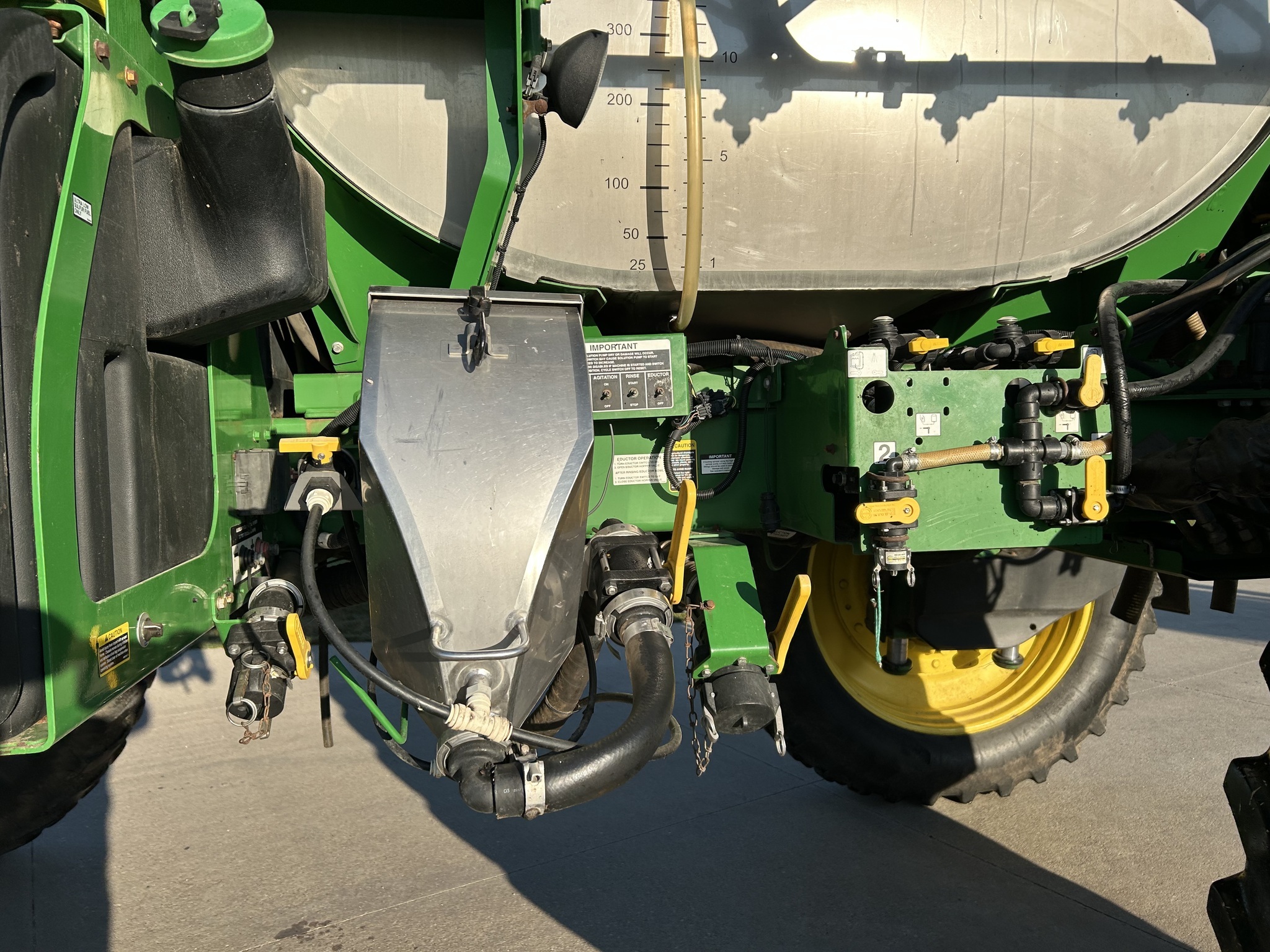 2014 John Deere 4940 Self-Propelled Sprayer