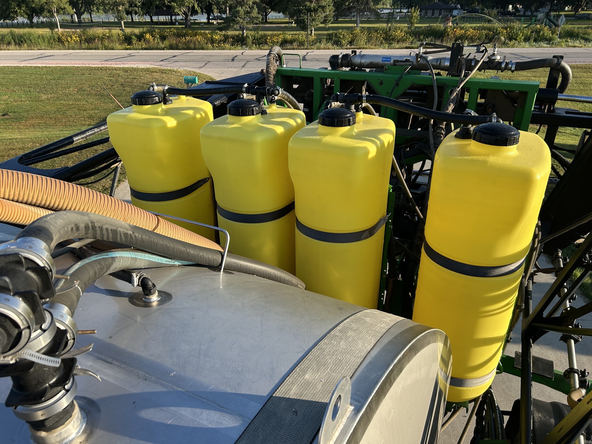 2014 John Deere 4940 Self-Propelled Sprayer