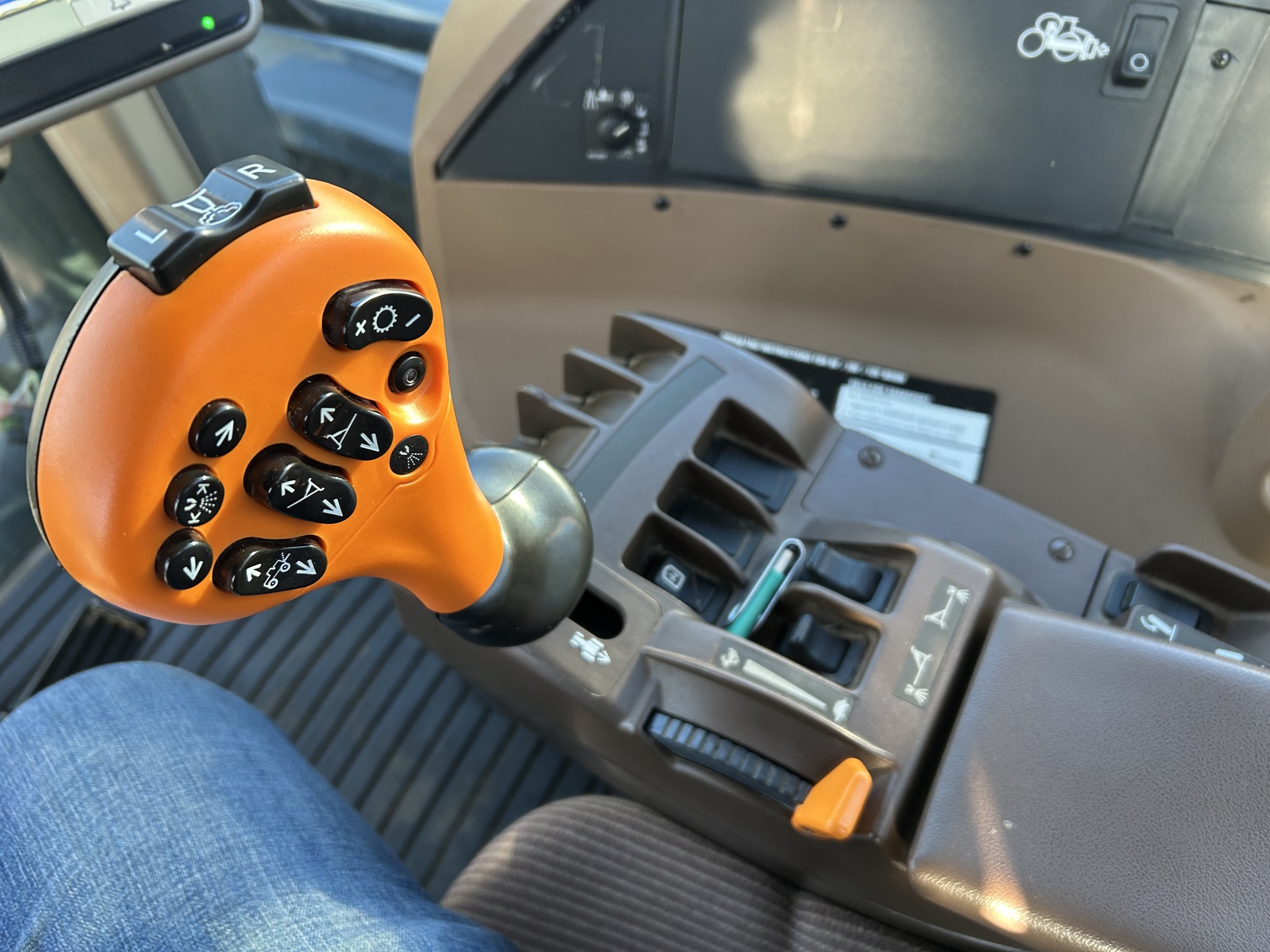 2014 John Deere 4940 Self-Propelled Sprayer