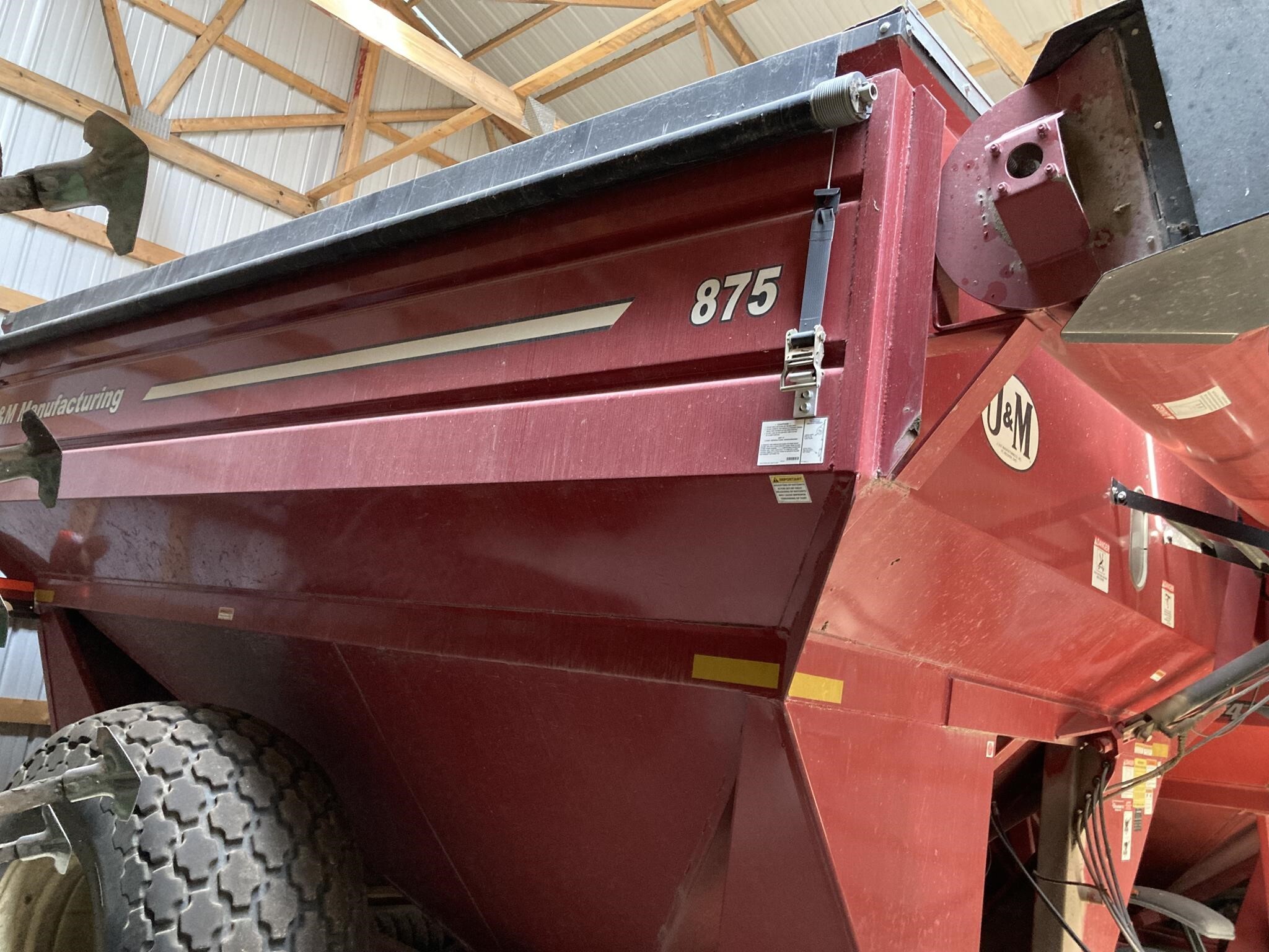 2011 J&M 875-18 Grain Cart