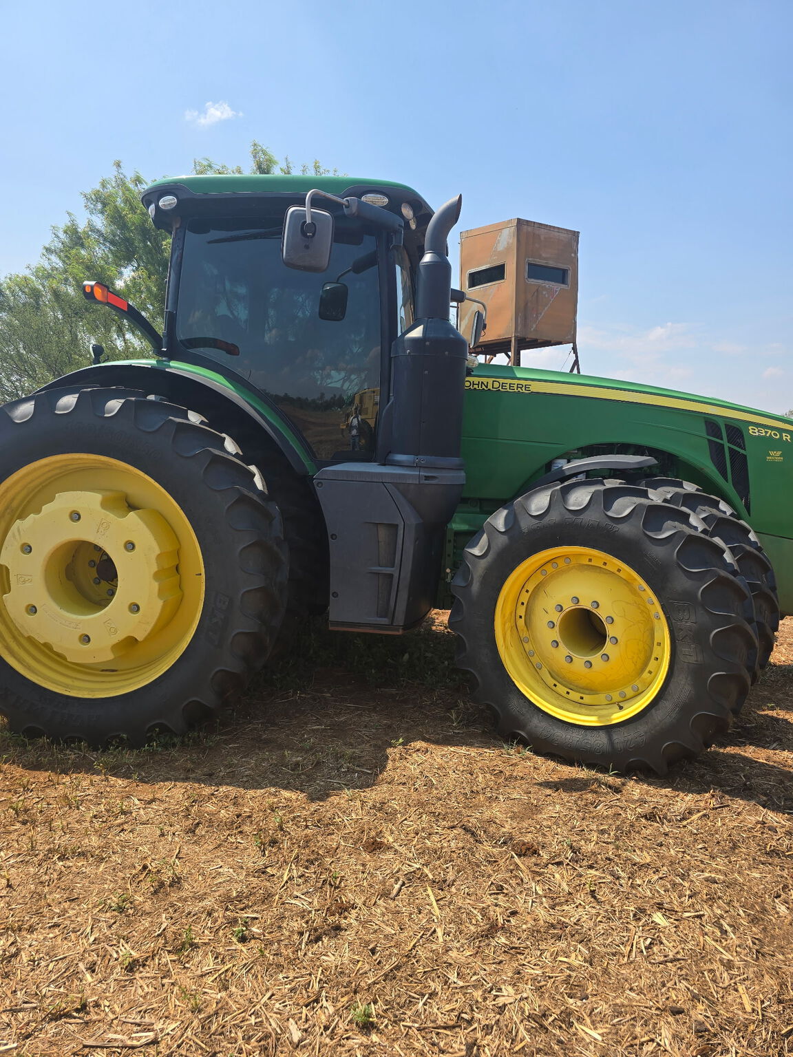 2015 John Deere 8370R Tractor