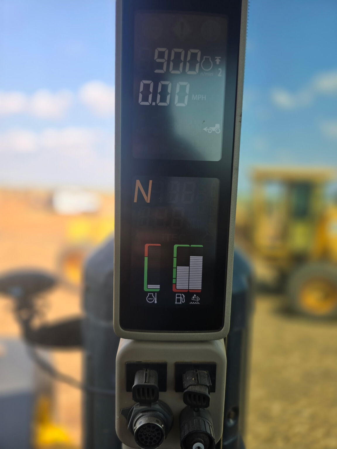 2015 John Deere 8370R Tractor