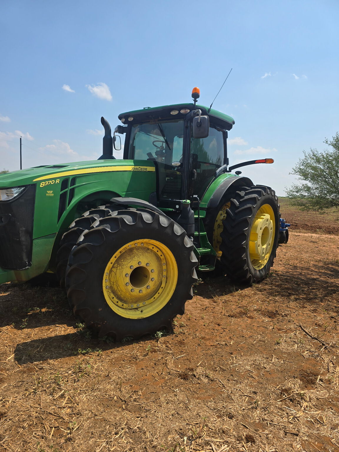 2015 John Deere 8370R Tractor