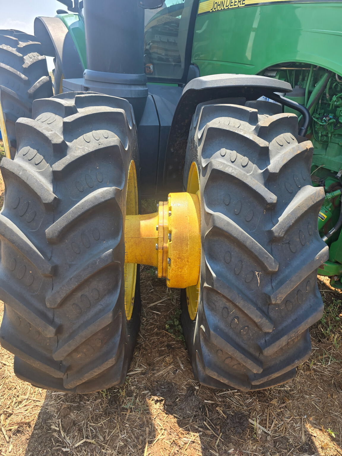 2015 John Deere 8370R Tractor