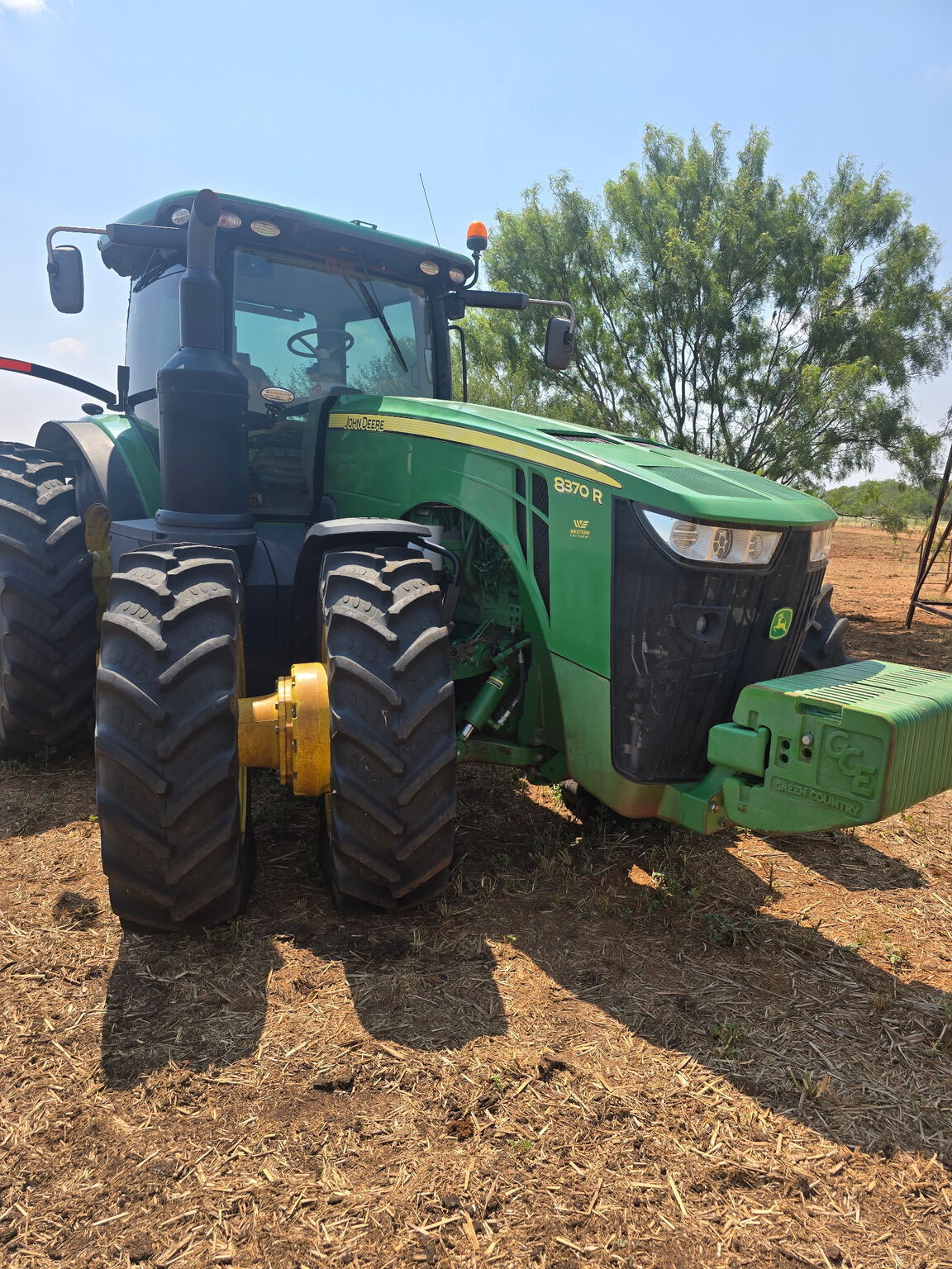 2015 John Deere 8370R Tractor