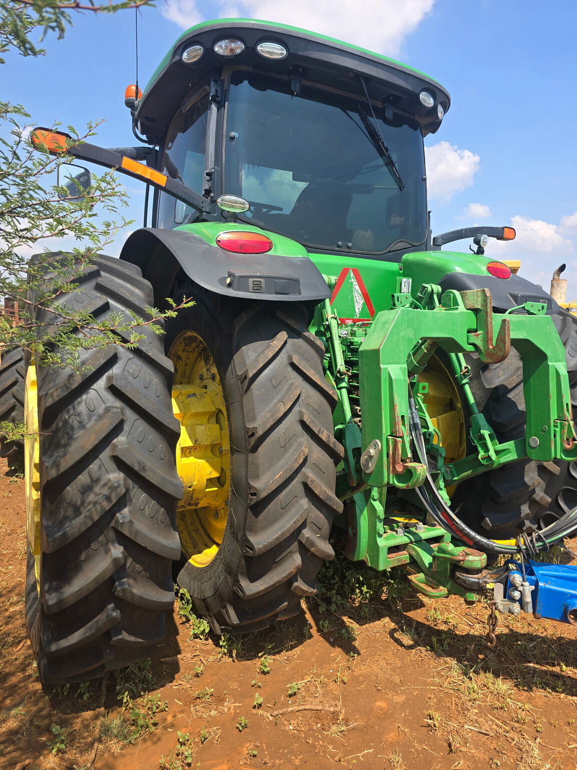 2015 John Deere 8370R Tractor
