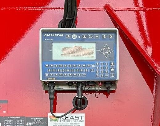 2026 J&M 1522-20T Grain Cart