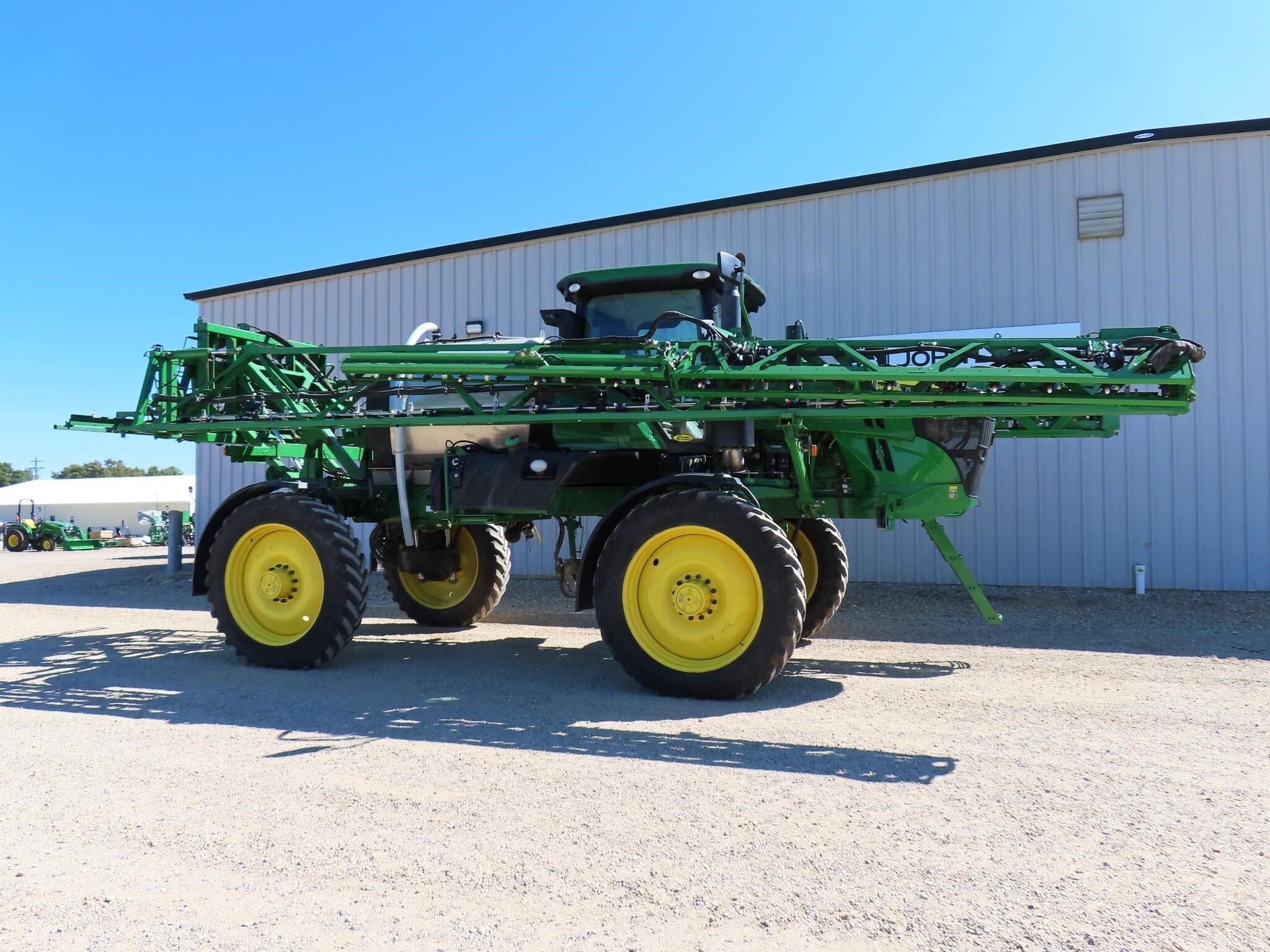 2016 John Deere R4038 Self-Propelled Sprayer