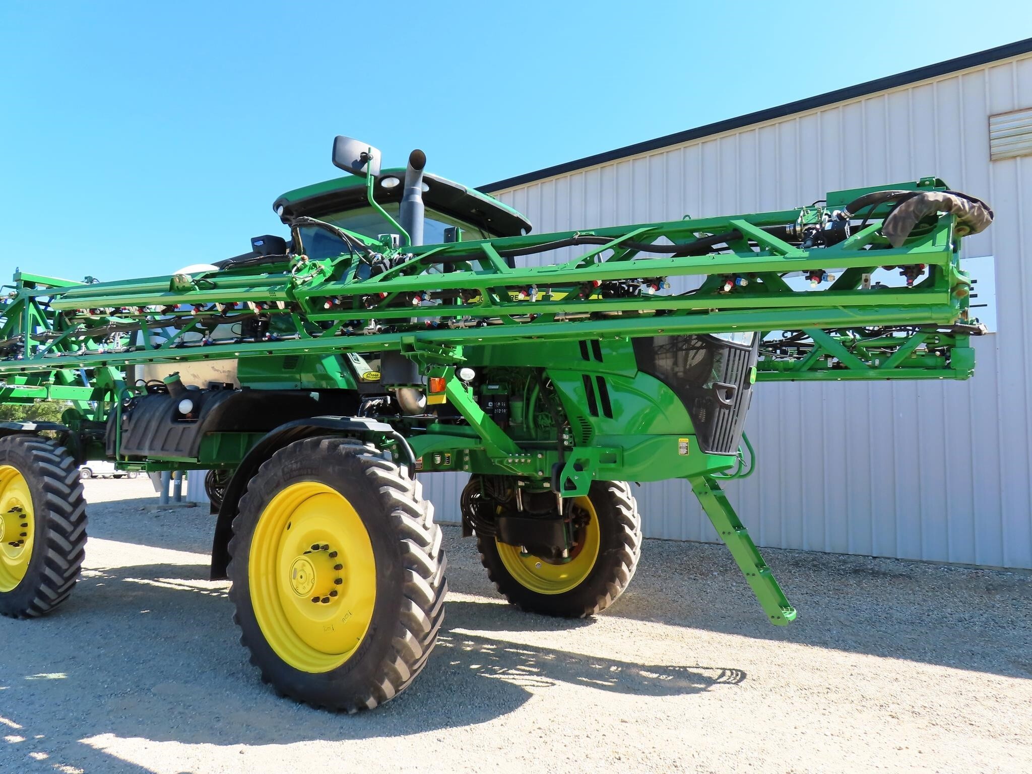 2016 John Deere R4038 Self-Propelled Sprayer
