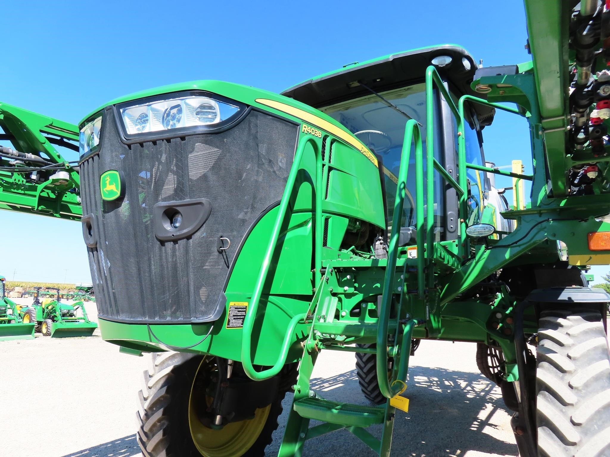 2016 John Deere R4038 Self-Propelled Sprayer