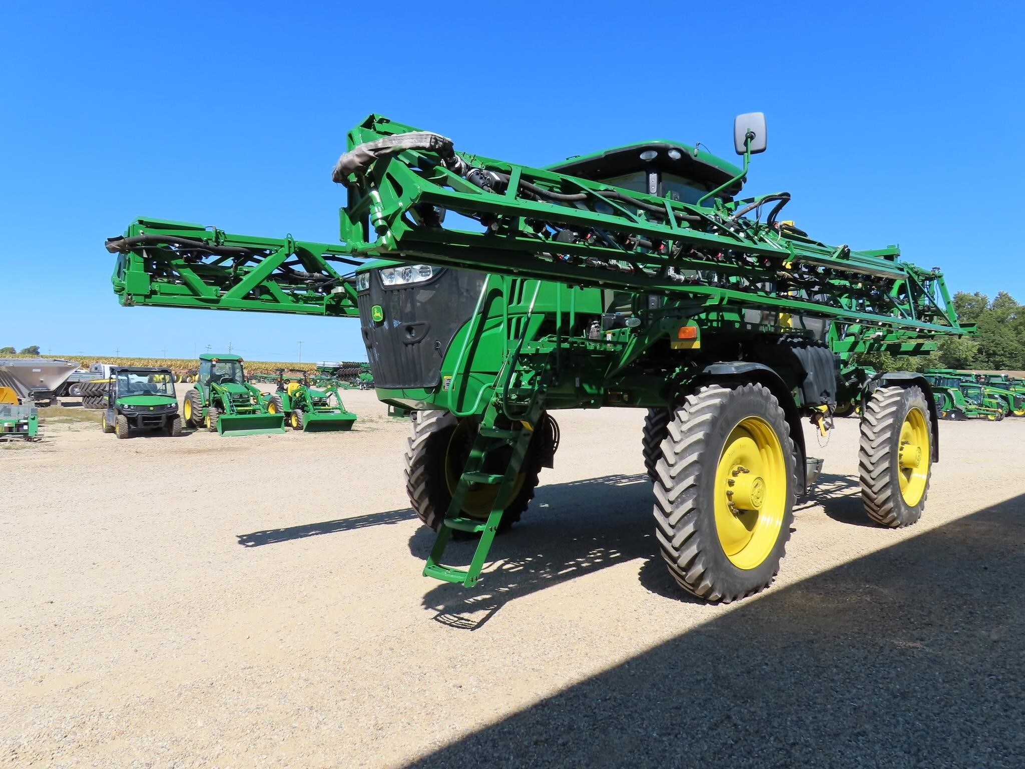 2016 John Deere R4038 Self-Propelled Sprayer