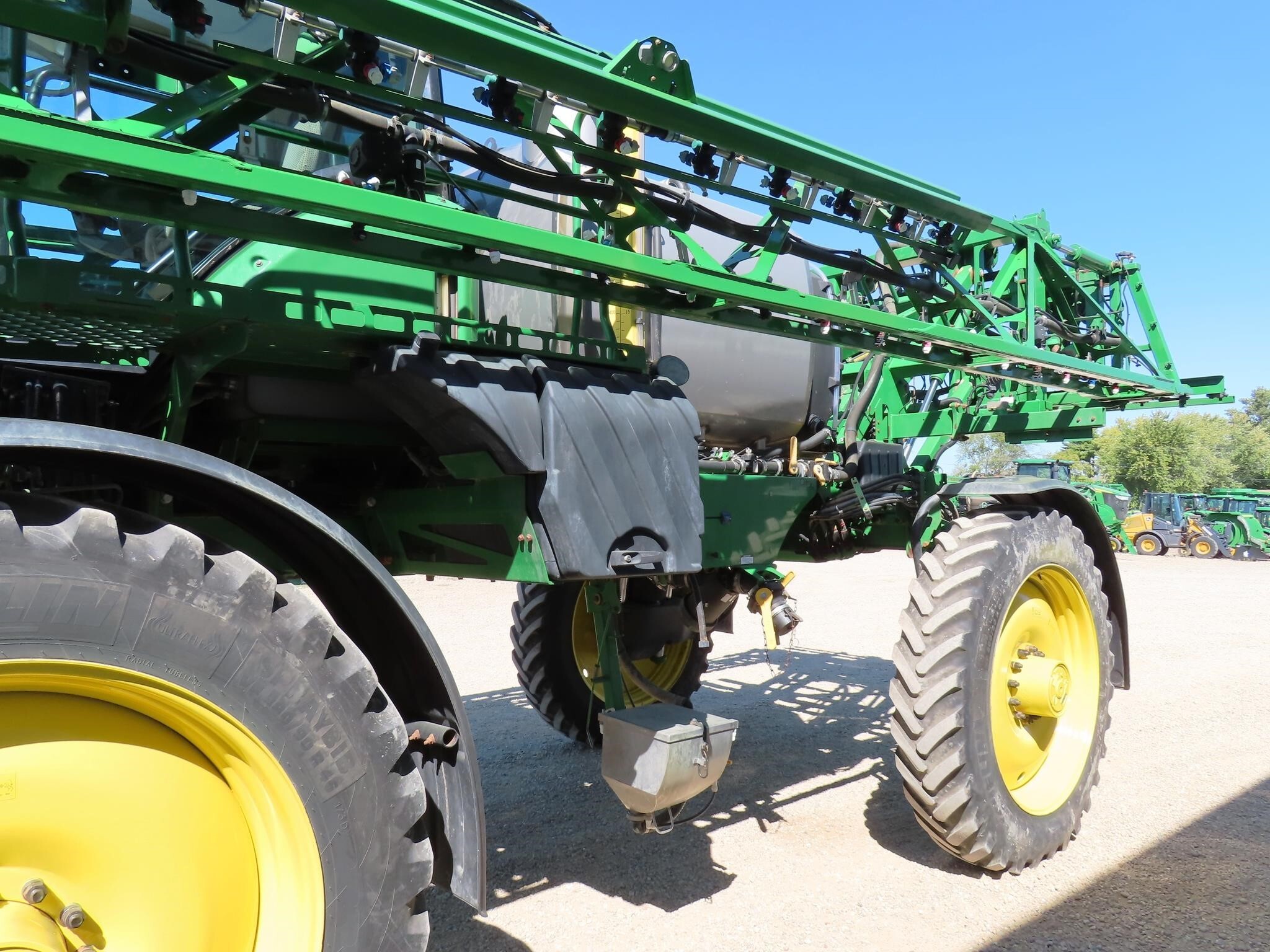 2016 John Deere R4038 Self-Propelled Sprayer