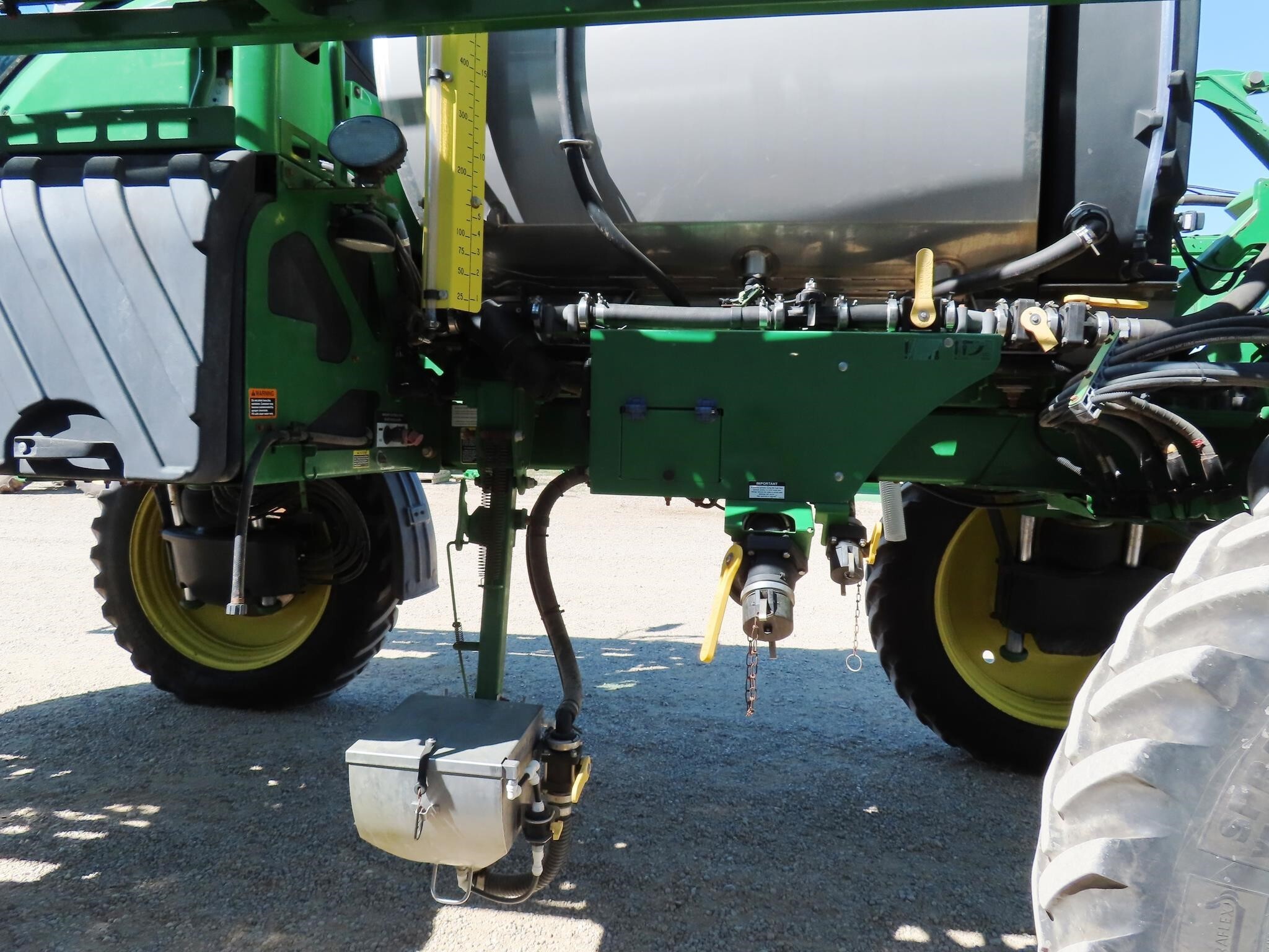 2016 John Deere R4038 Self-Propelled Sprayer