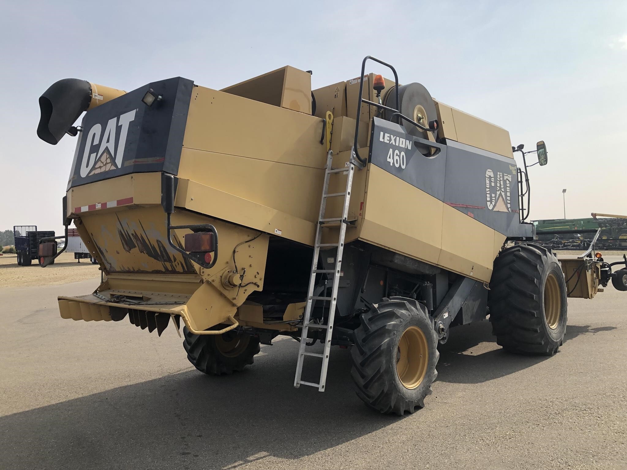 1999 Caterpillar Lexion 460 Combine