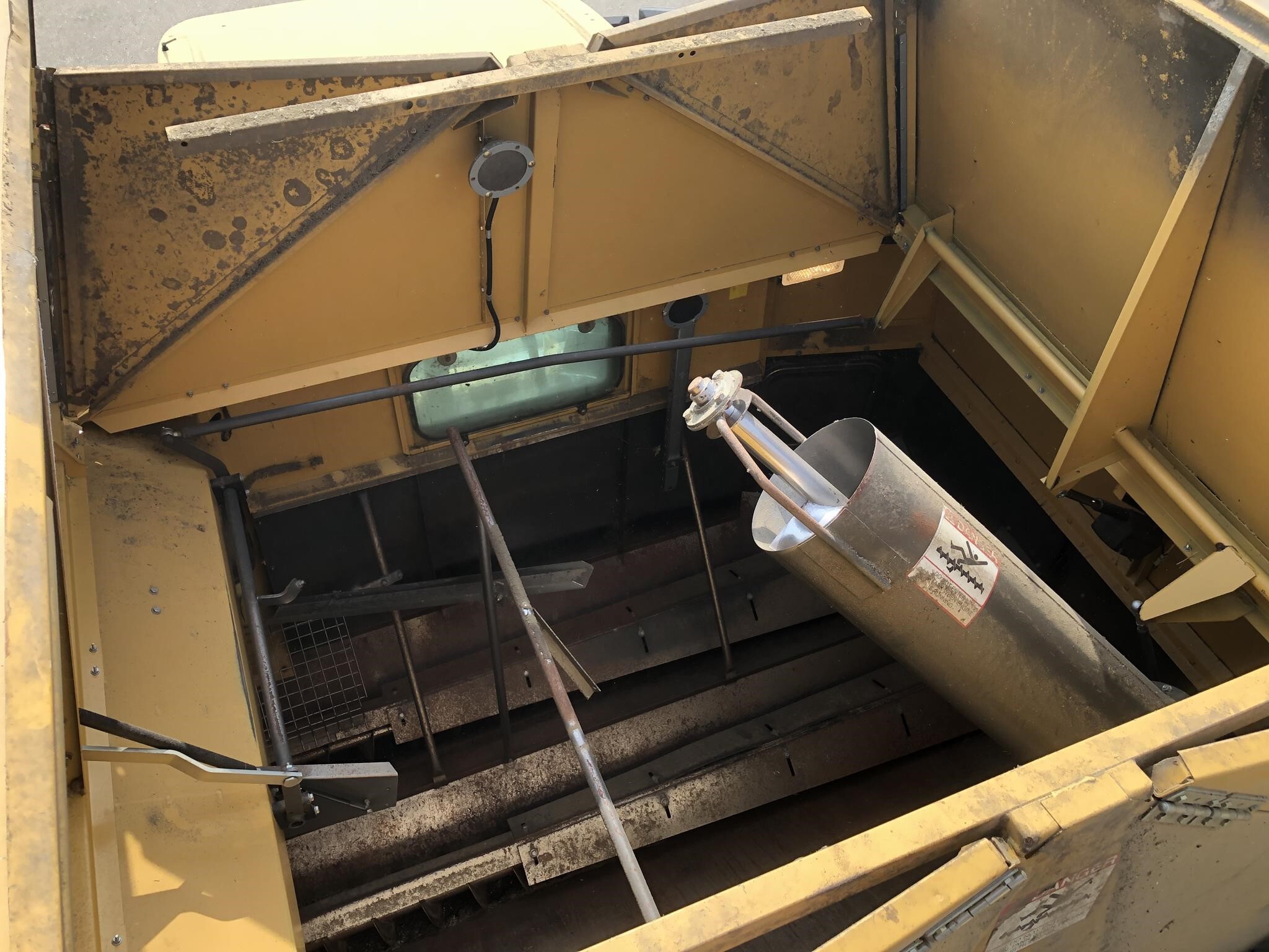 1999 Caterpillar Lexion 460 Combine