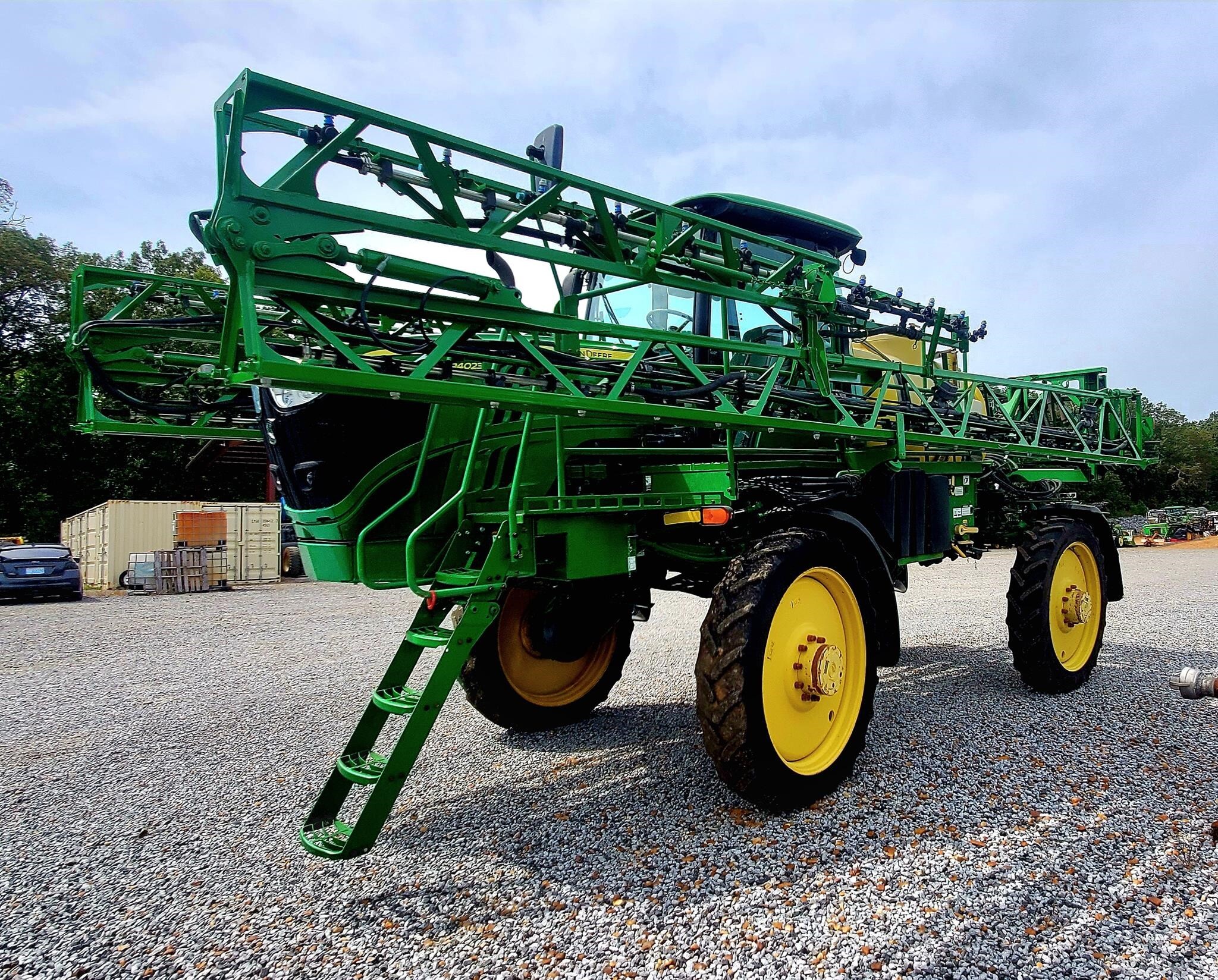 2017 John Deere R4023 Self-Propelled Sprayer