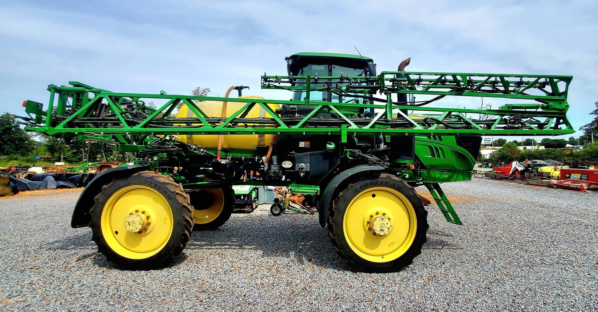 2017 John Deere R4023 Self-Propelled Sprayer