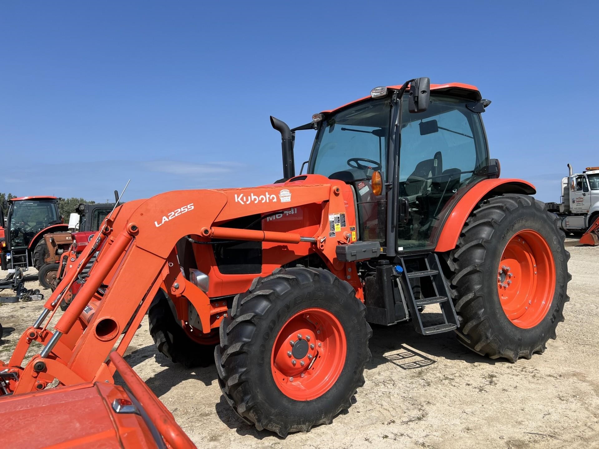 2022 Kubota M6-141 Tractor