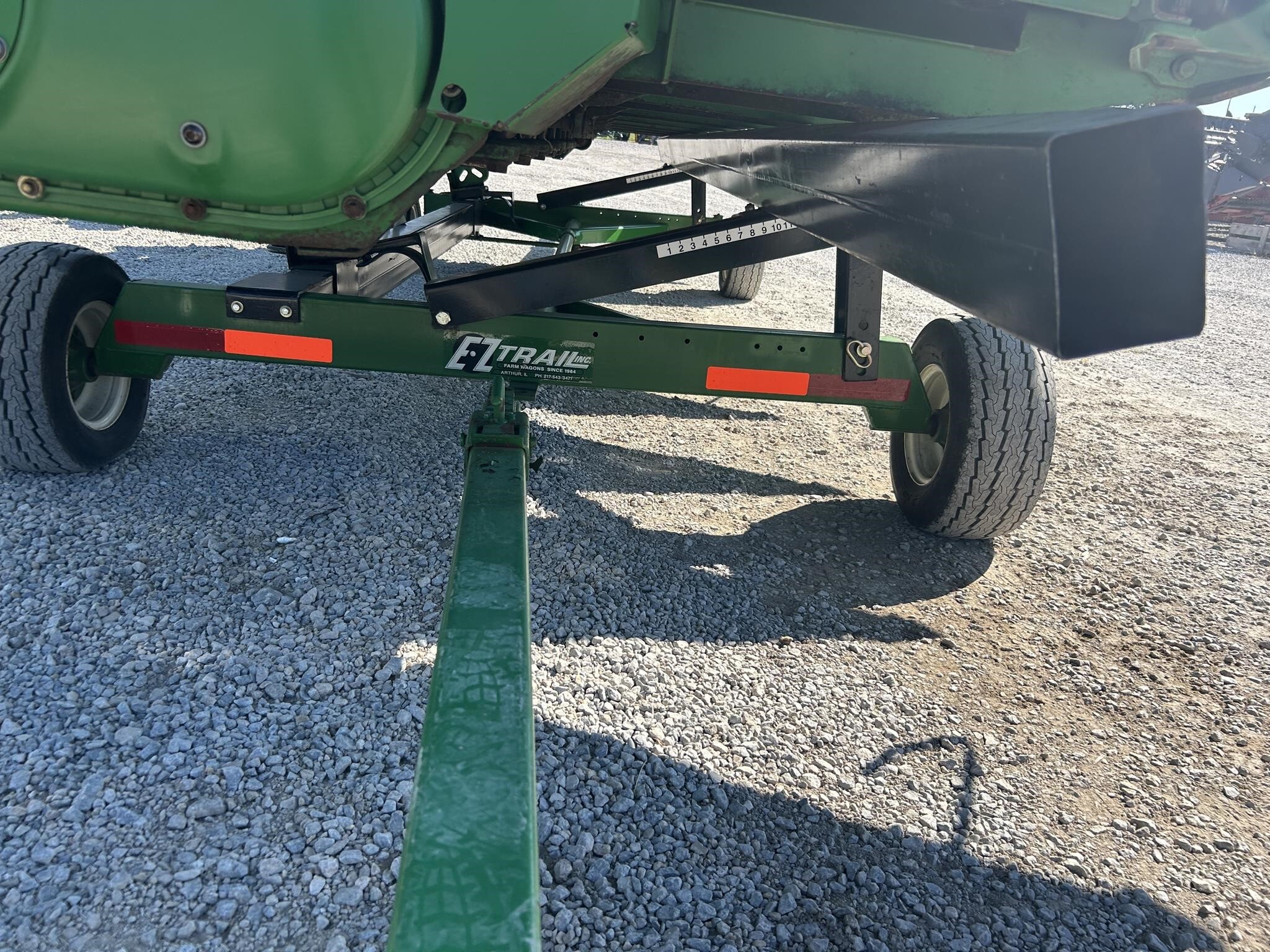  E-Z Trail 680 Header Trailer