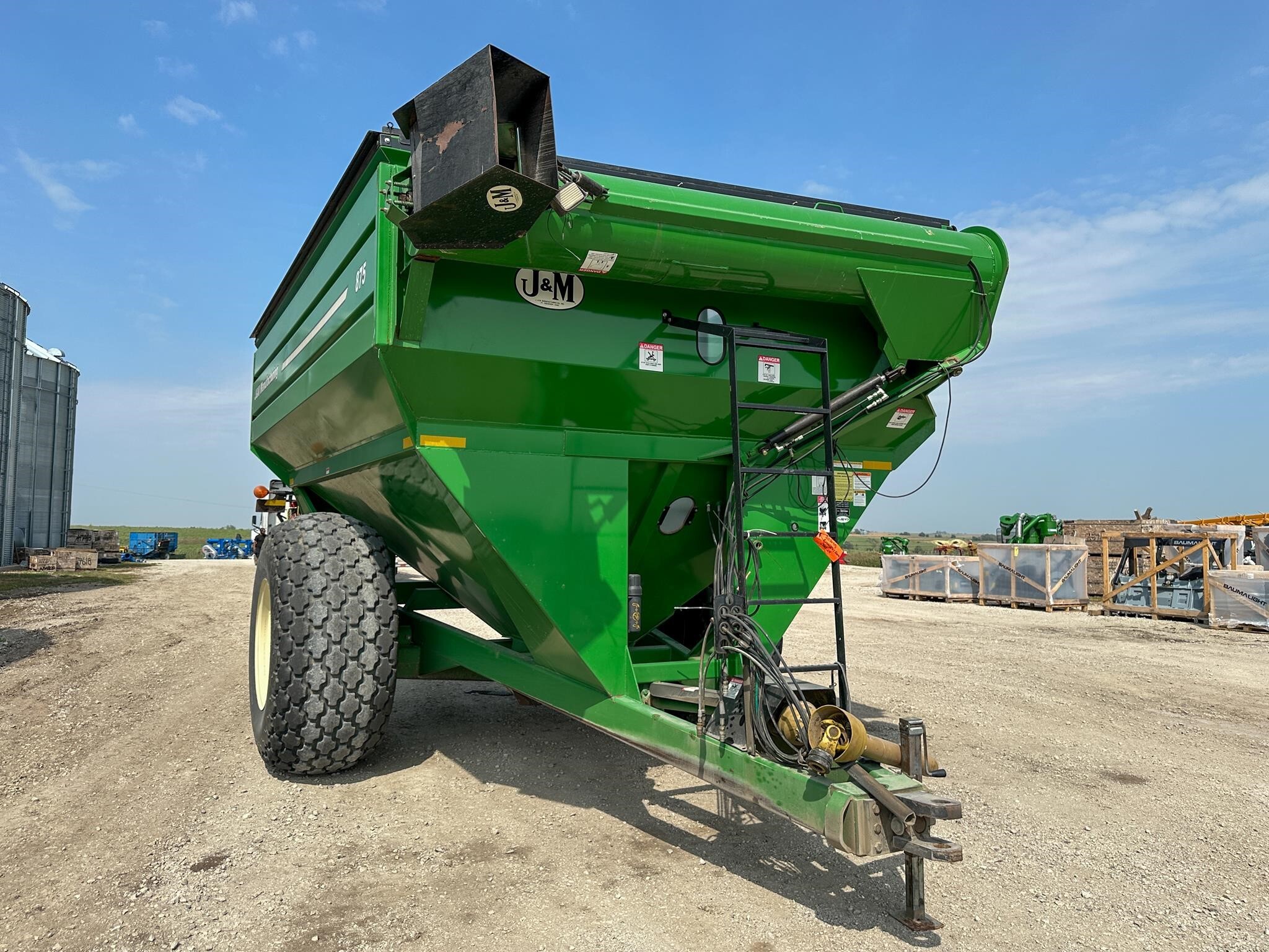 2012 J&M 875 Grain Cart