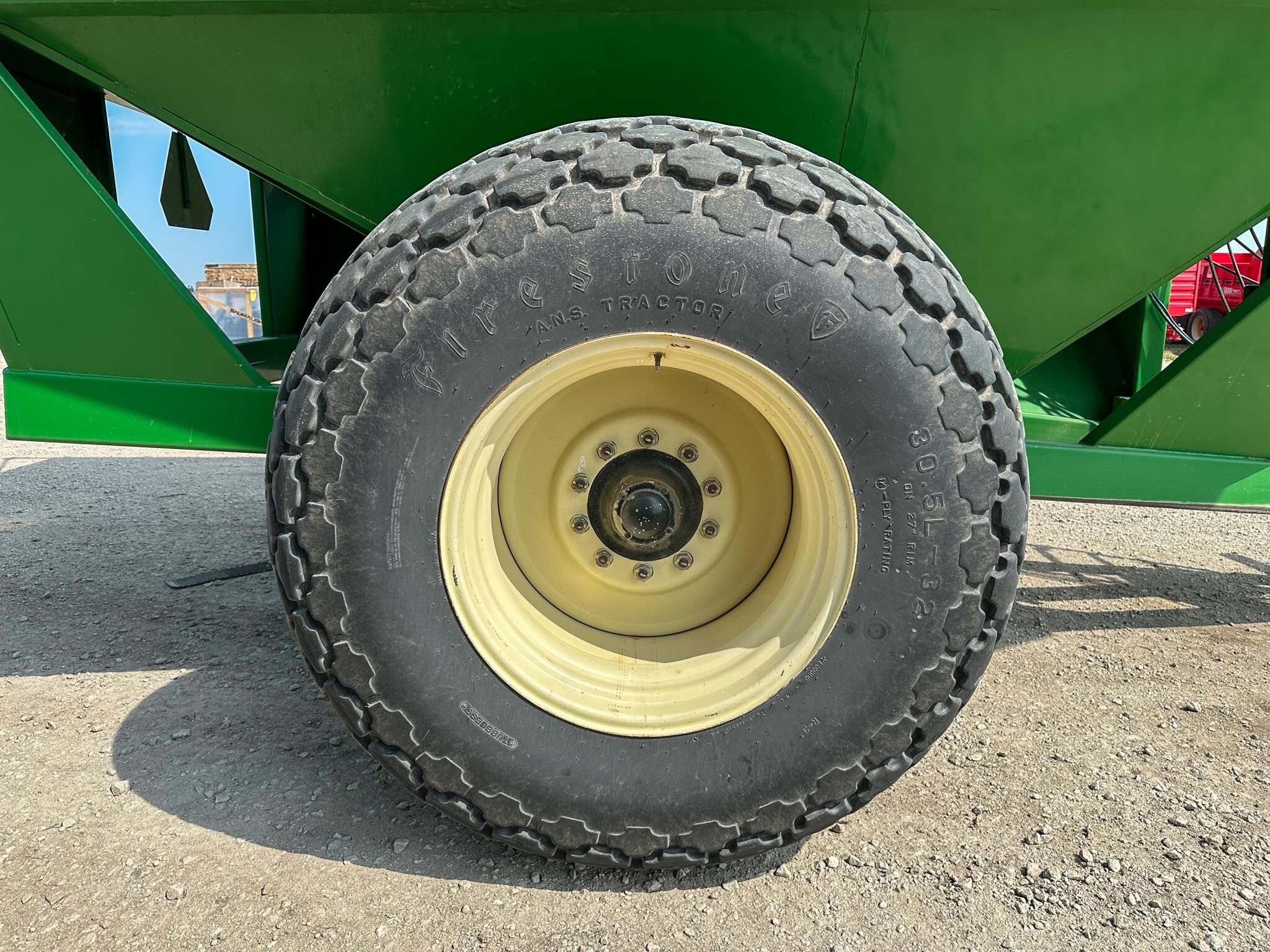 2012 J&M 875 Grain Cart