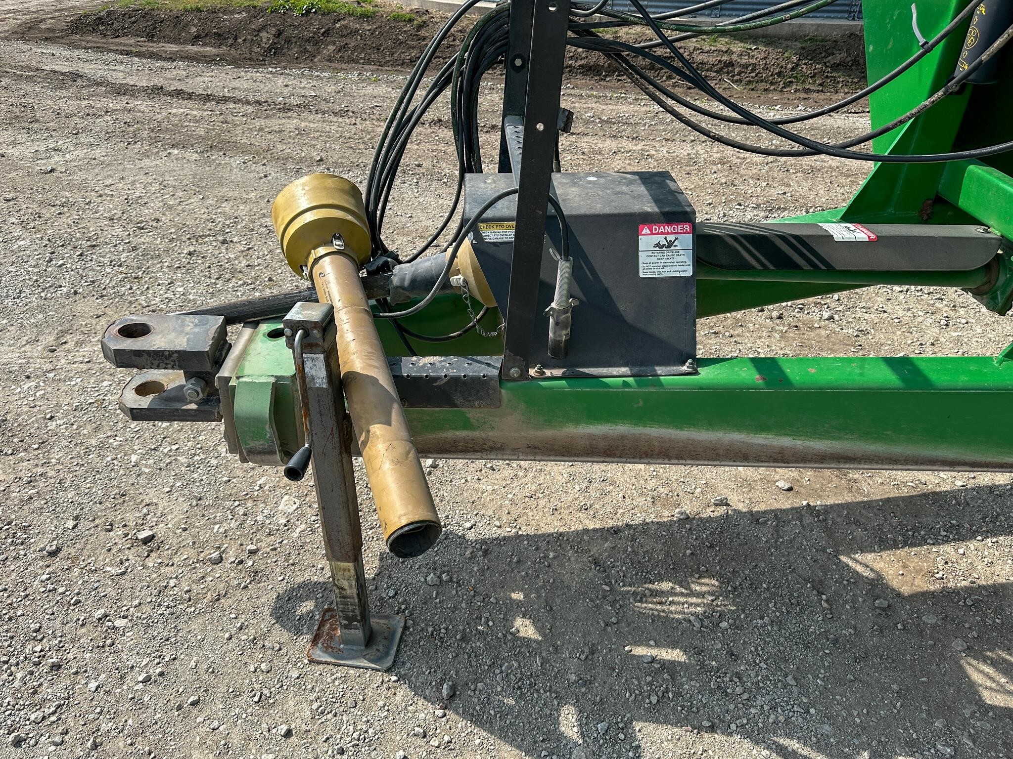 2012 J&M 875 Grain Cart