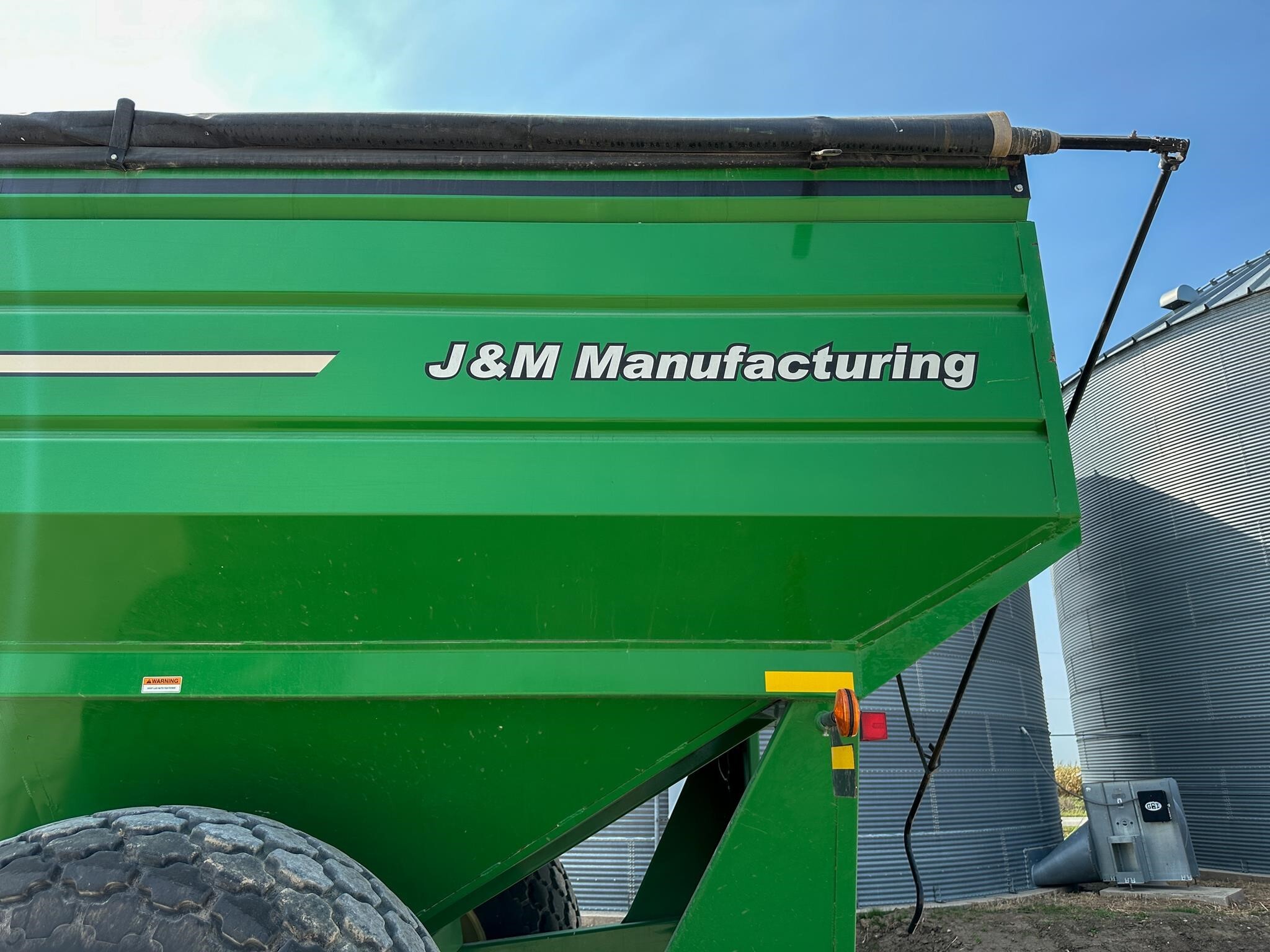 2012 J&M 875 Grain Cart