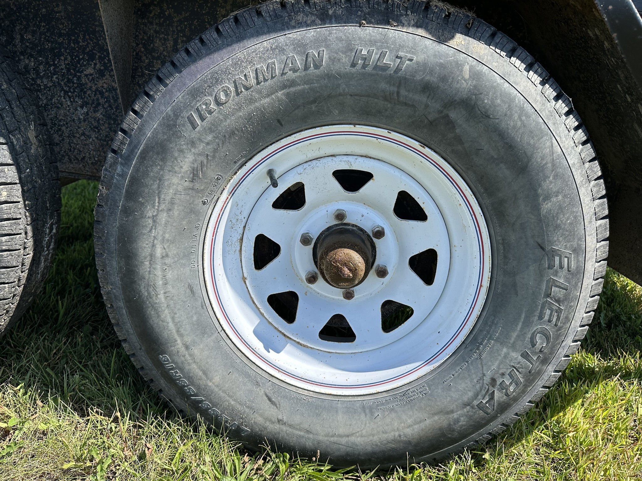 2003 Friesen 240 Seed Tender