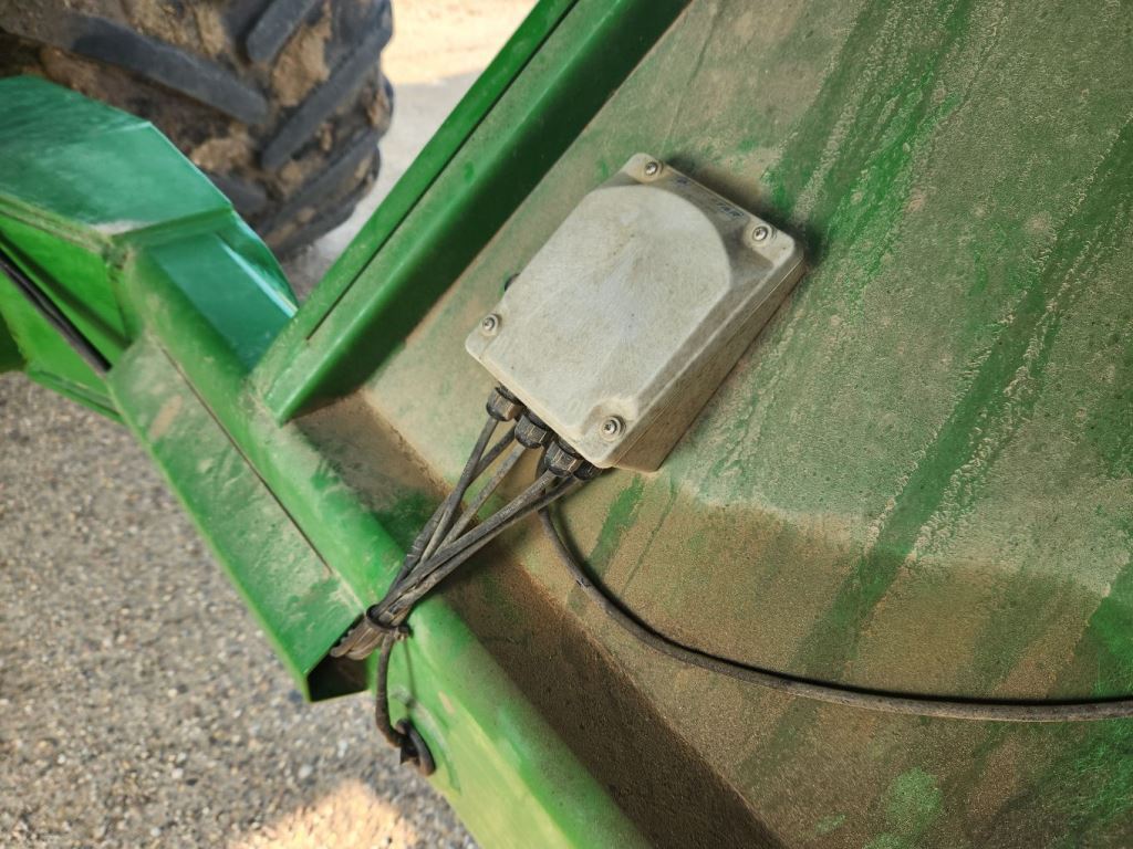 2017 J&M 1112-20 Grain Cart