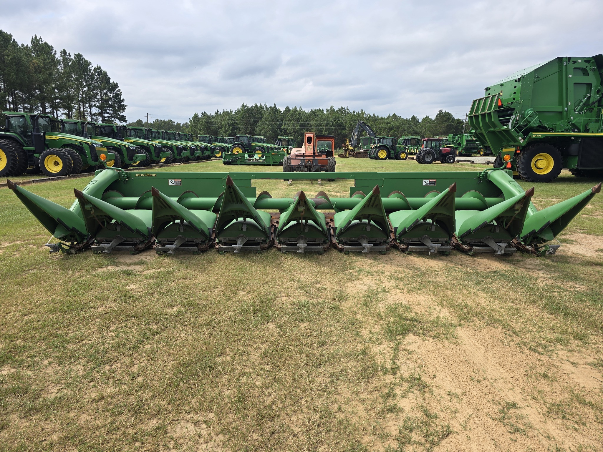2011 John Deere 608C Corn Head