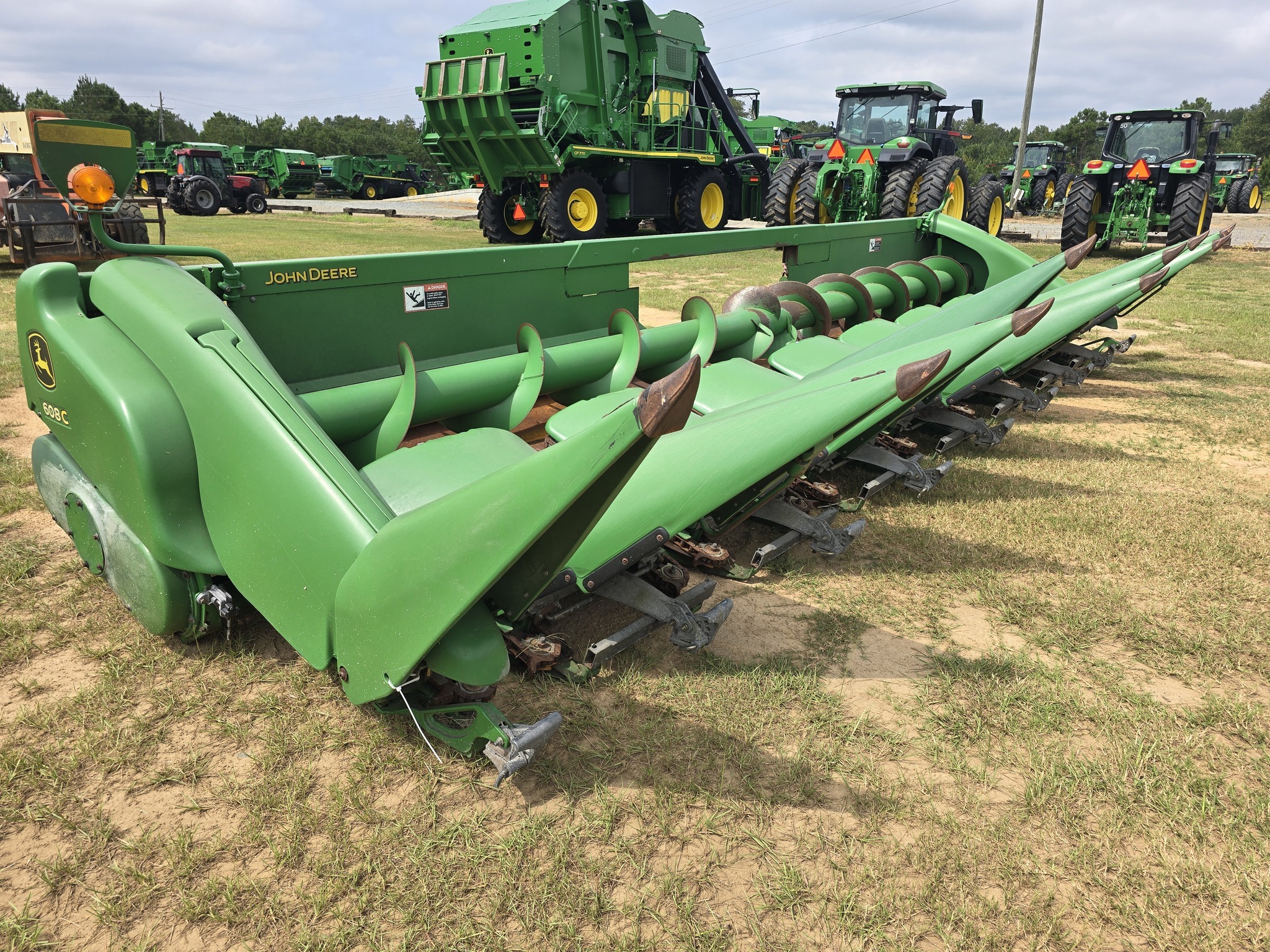 2011 John Deere 608C Corn Head