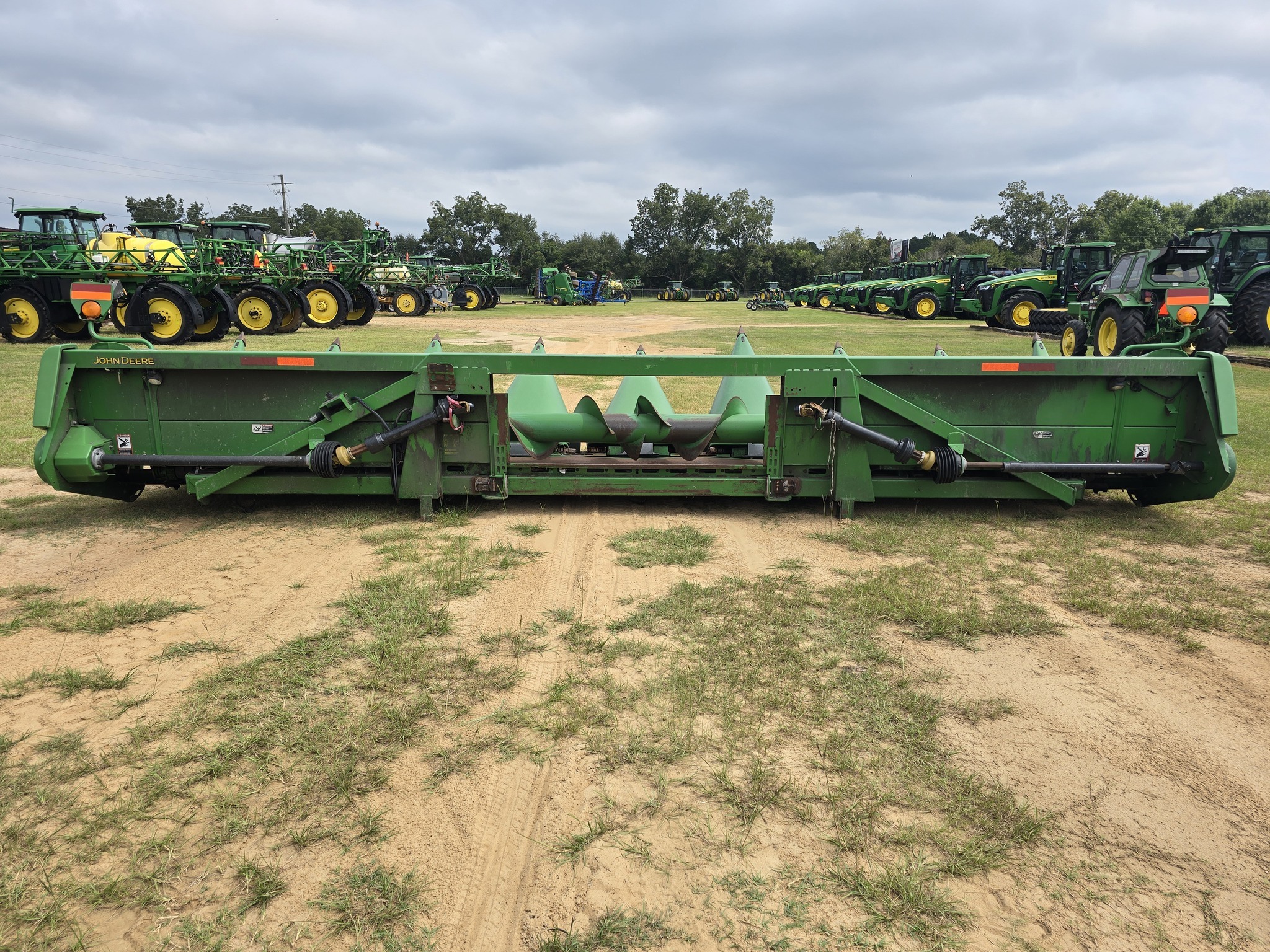 2011 John Deere 608C Corn Head