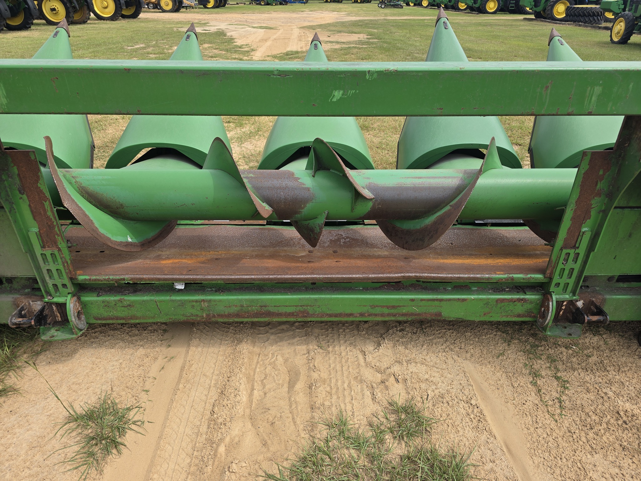 2011 John Deere 608C Corn Head