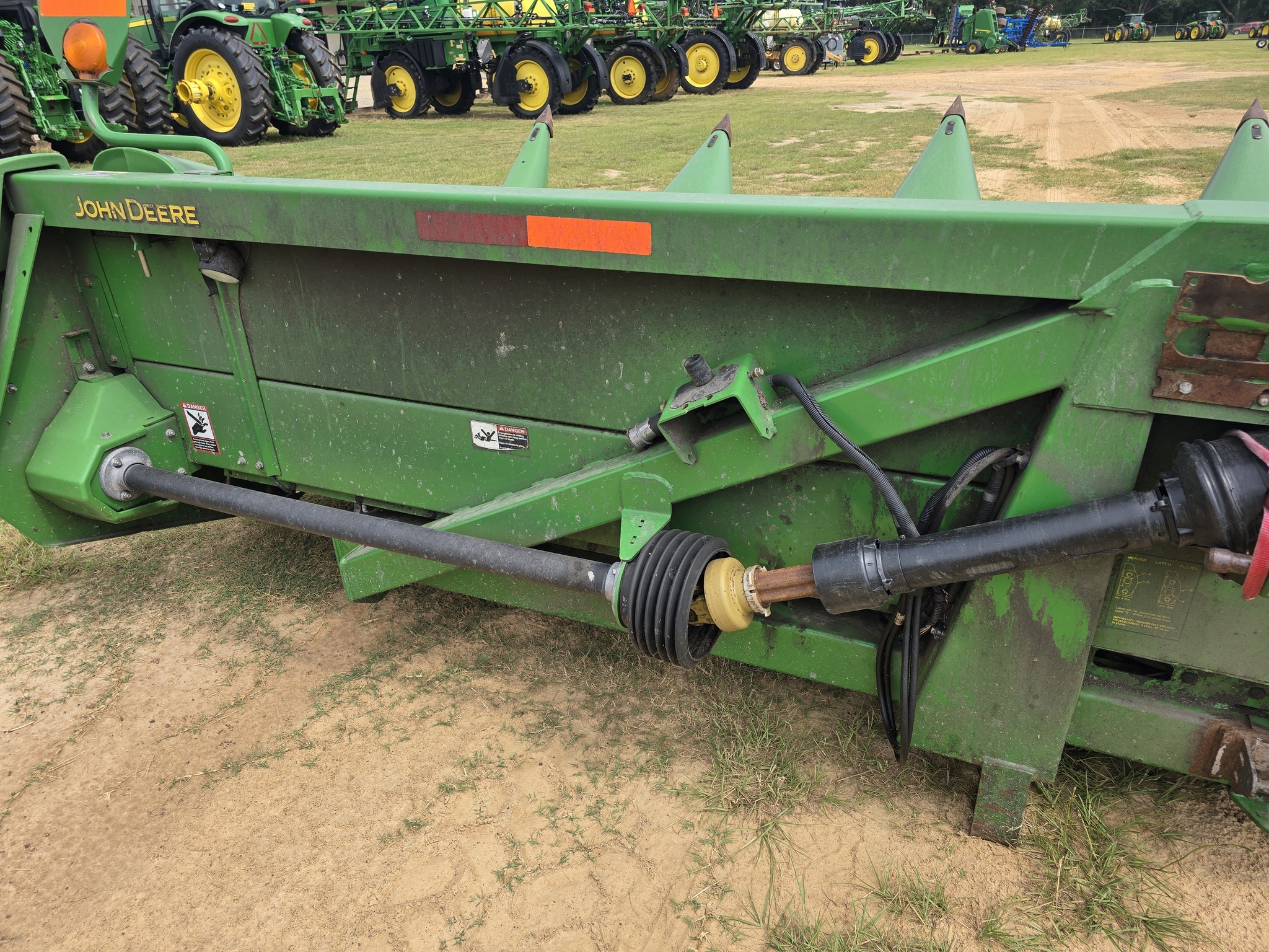 2011 John Deere 608C Corn Head