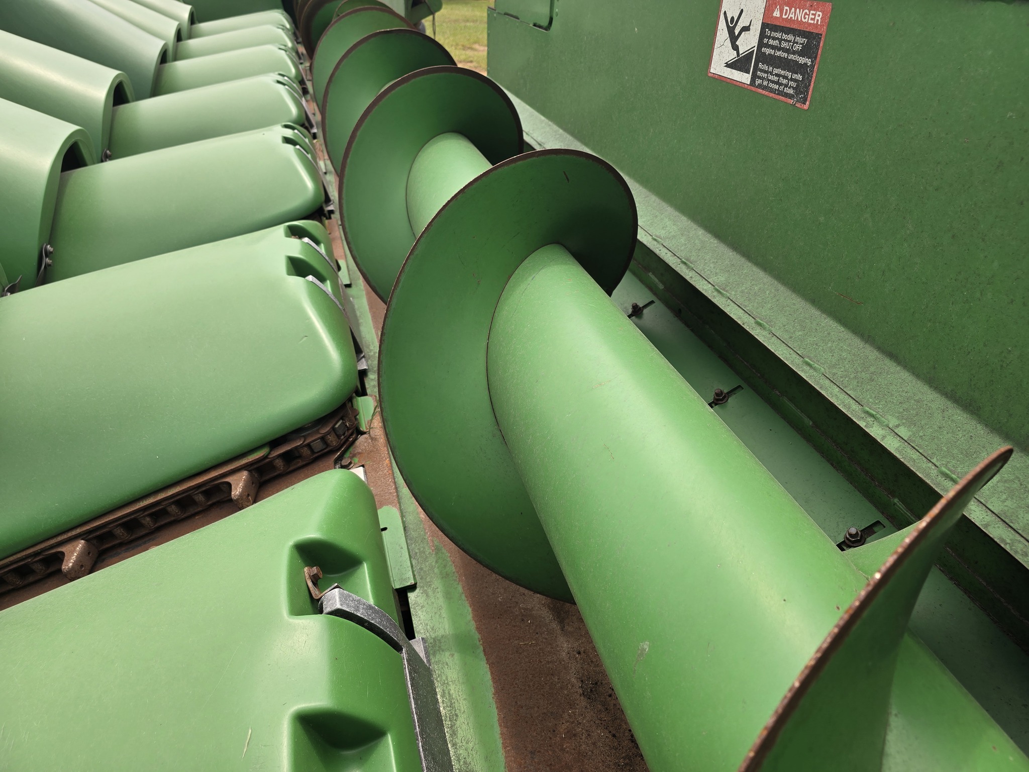 2011 John Deere 608C Corn Head