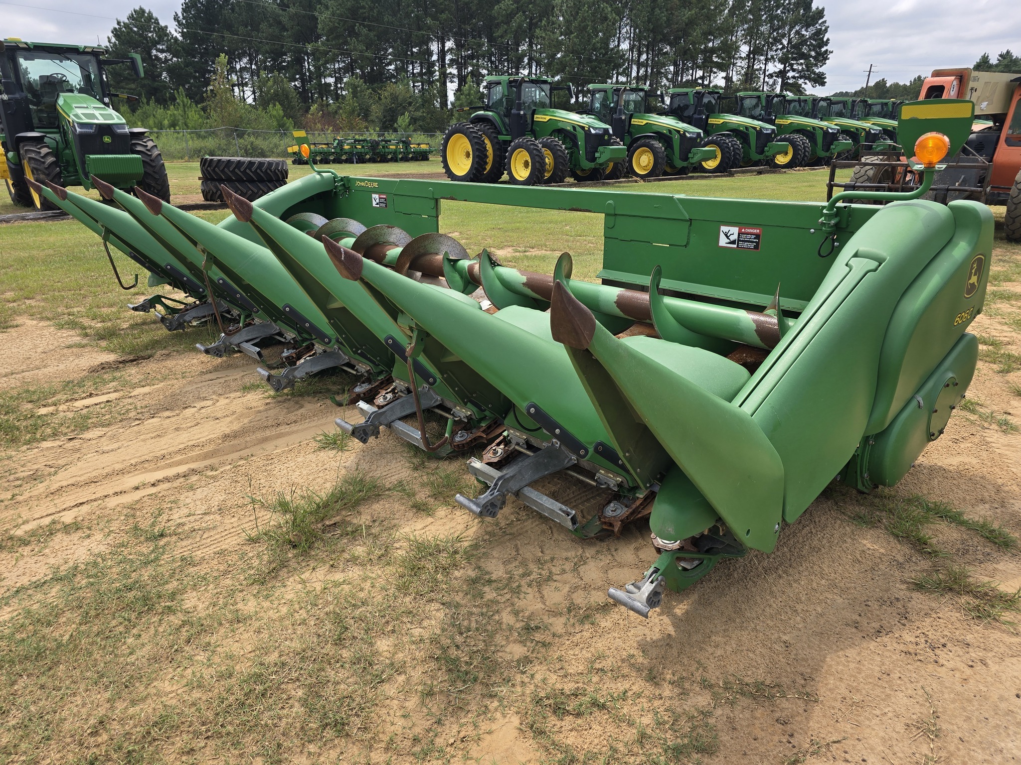 2011 John Deere 606C Corn Head