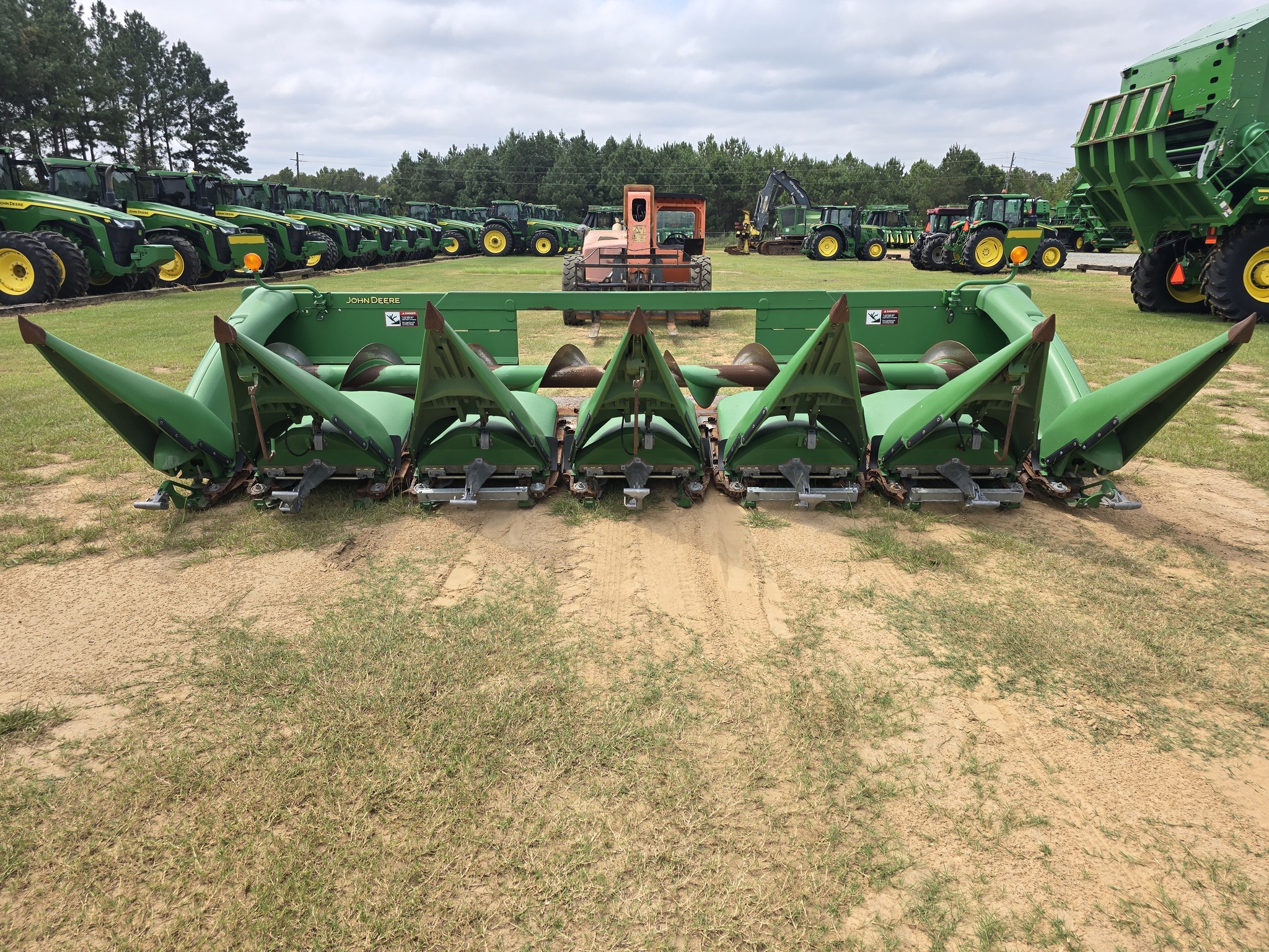 2011 John Deere 606C Corn Head